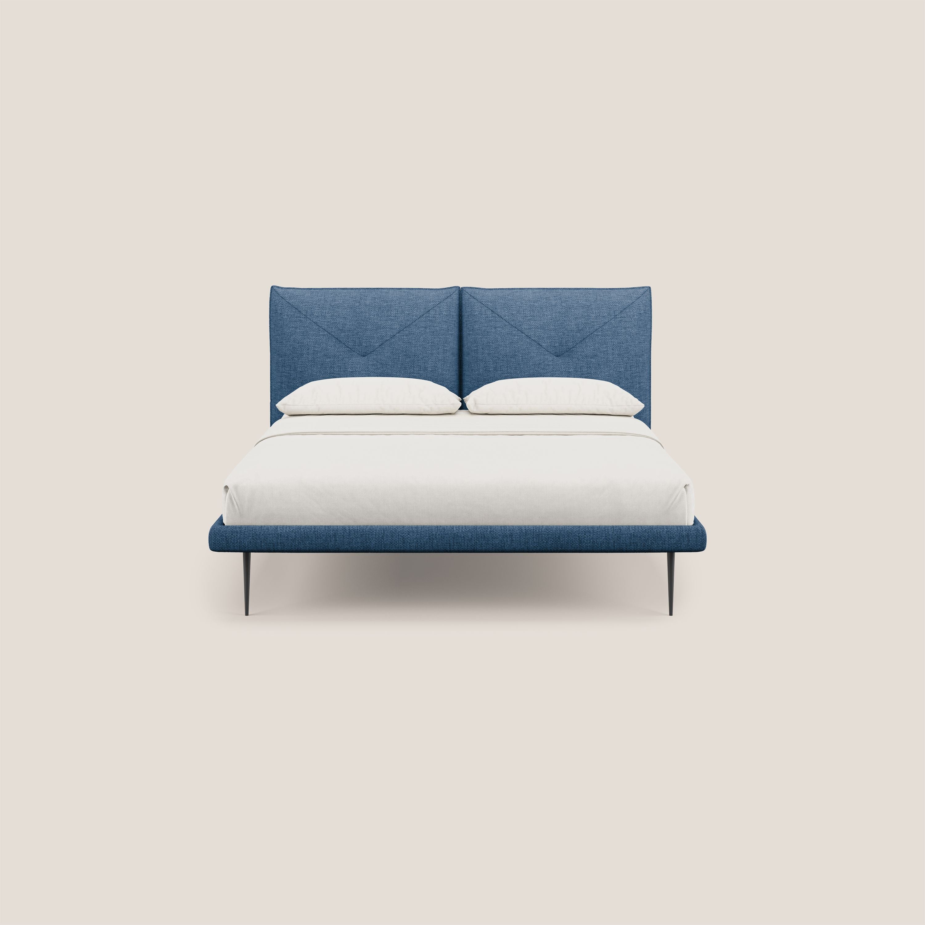 Jolie letto a doppio pannello con piedi alti in metallo in tessuto smacchiabile T18 blu - divani.store