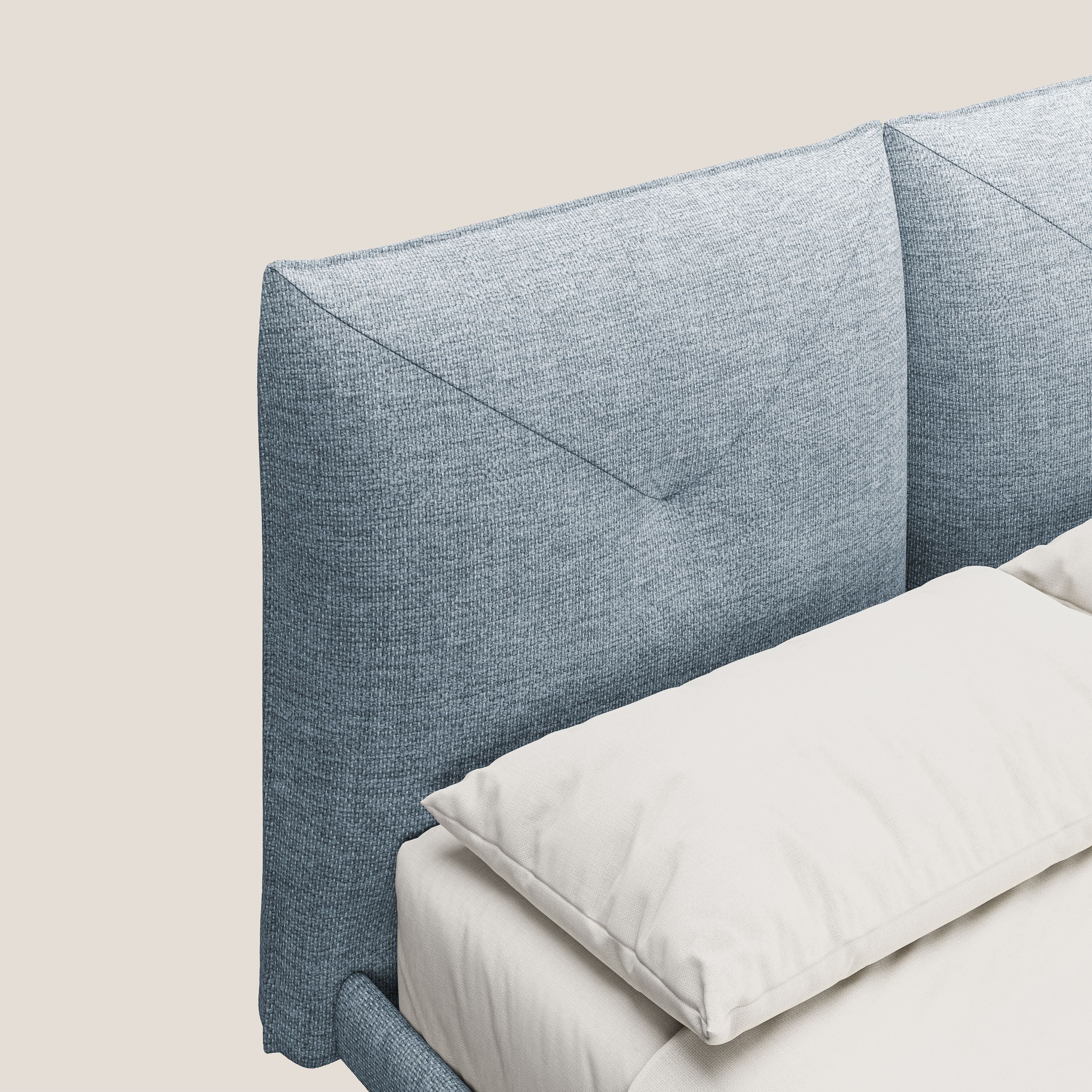 Jolie letto a doppio pannello con piedi alti in metallo in tessuto smacchiabile T18 azzurro - divani.store