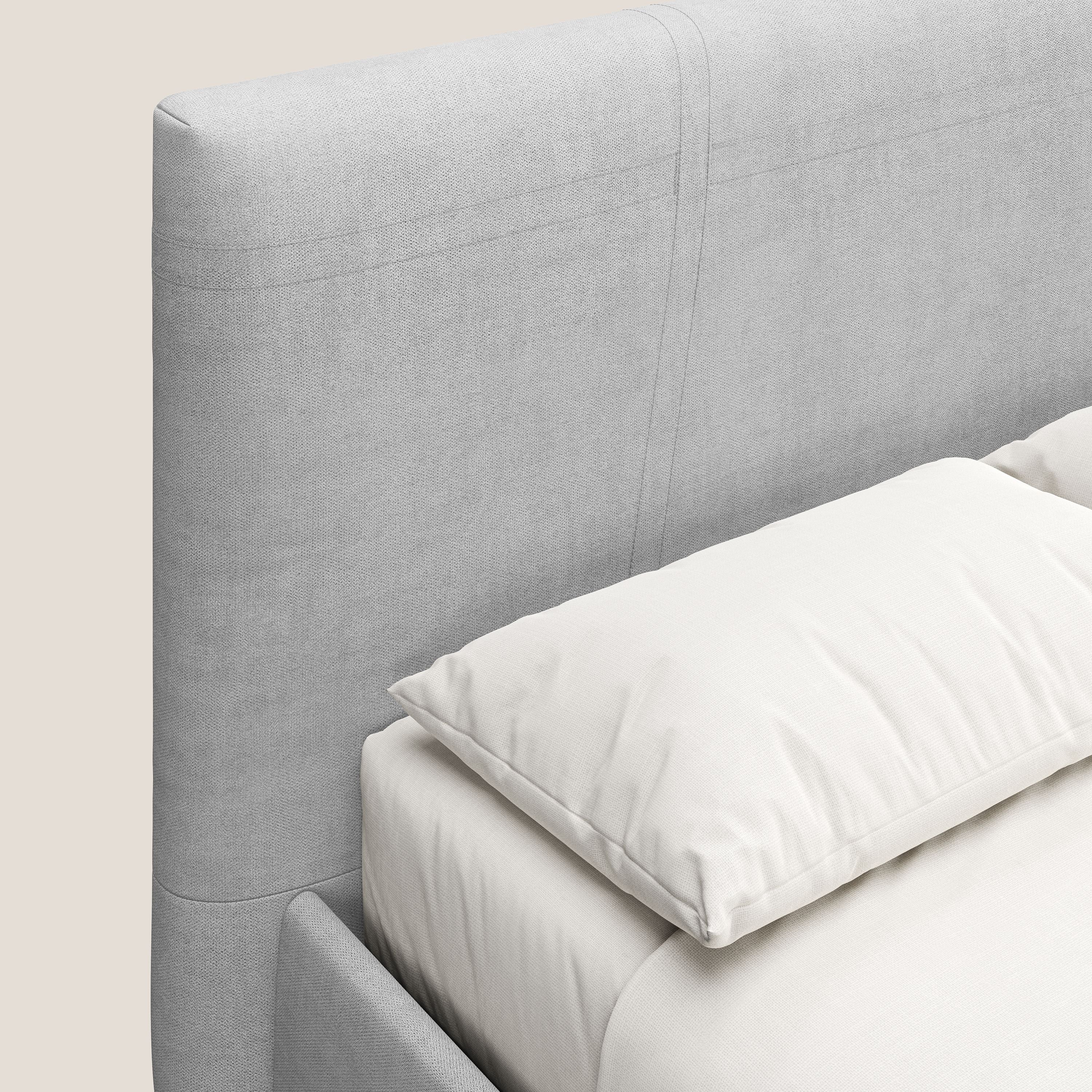 Martina letto imbottito contenitore in tessuto impermeabile T02 grigio chiaro - divani.store