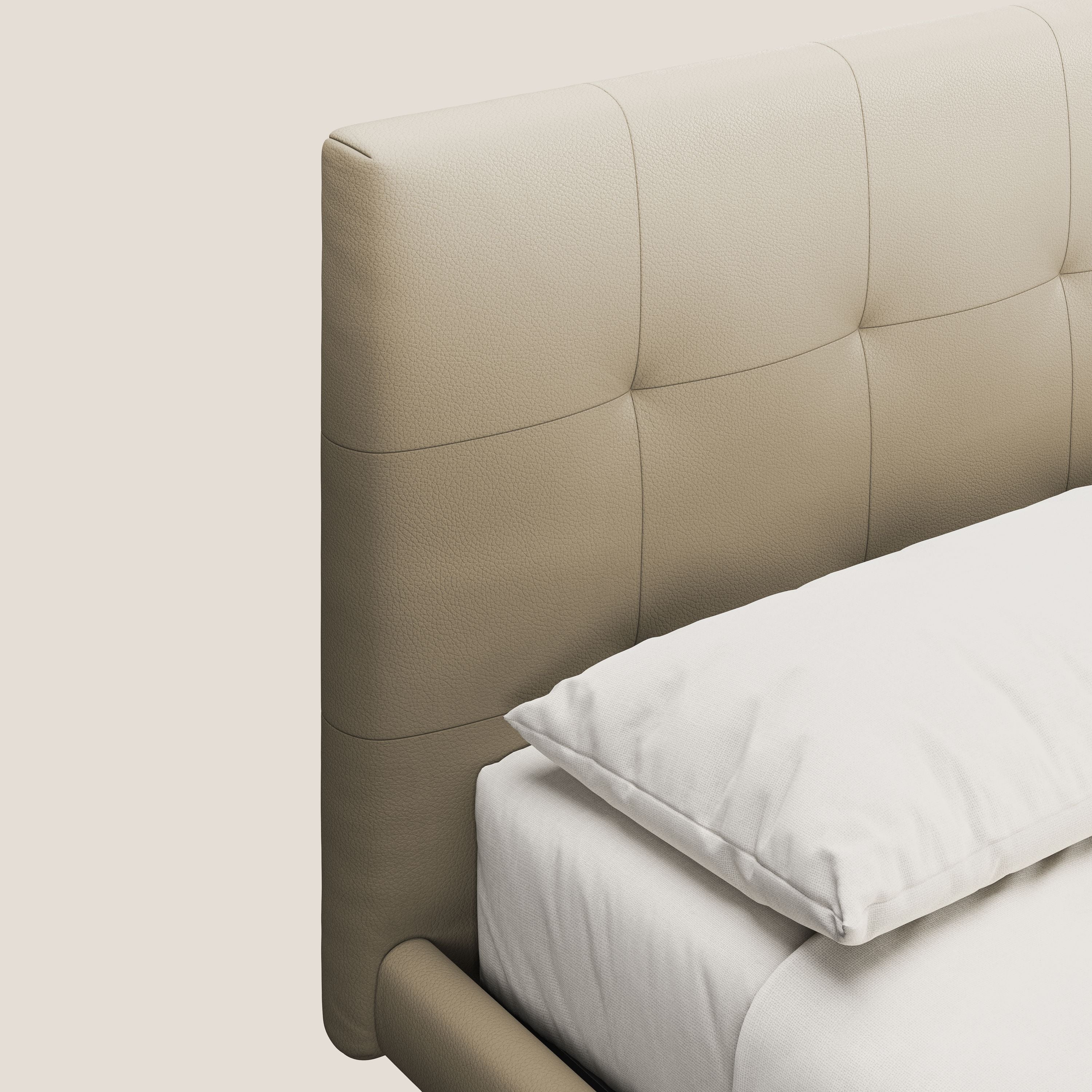 Midori letto imbottito trapuntato in ecopelle con piedini alti T04 beige - divani.store
