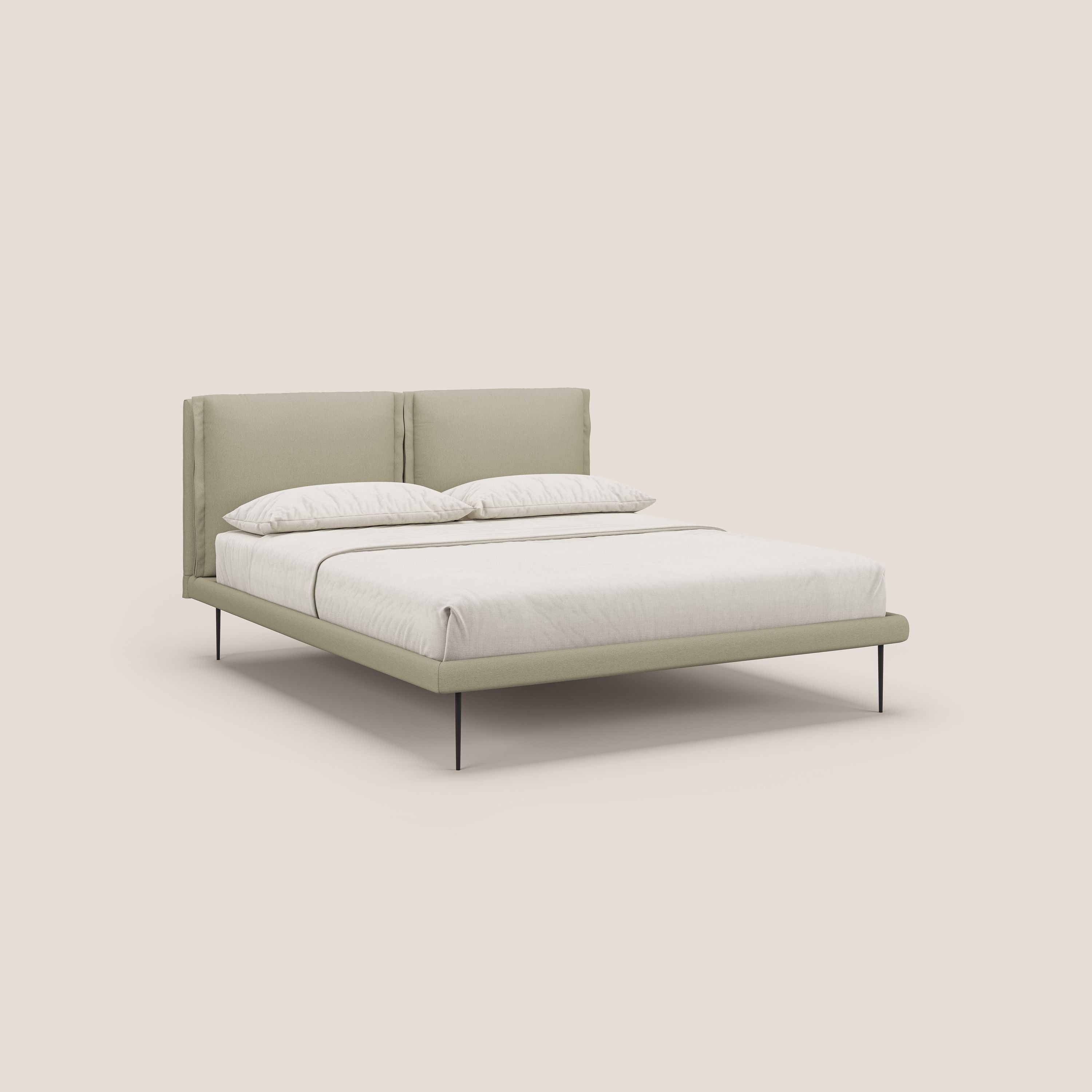 Noah letto con cuscini regolabili e piedi alti in metallo in tessuto smacchiabile T05 panna - divani.store