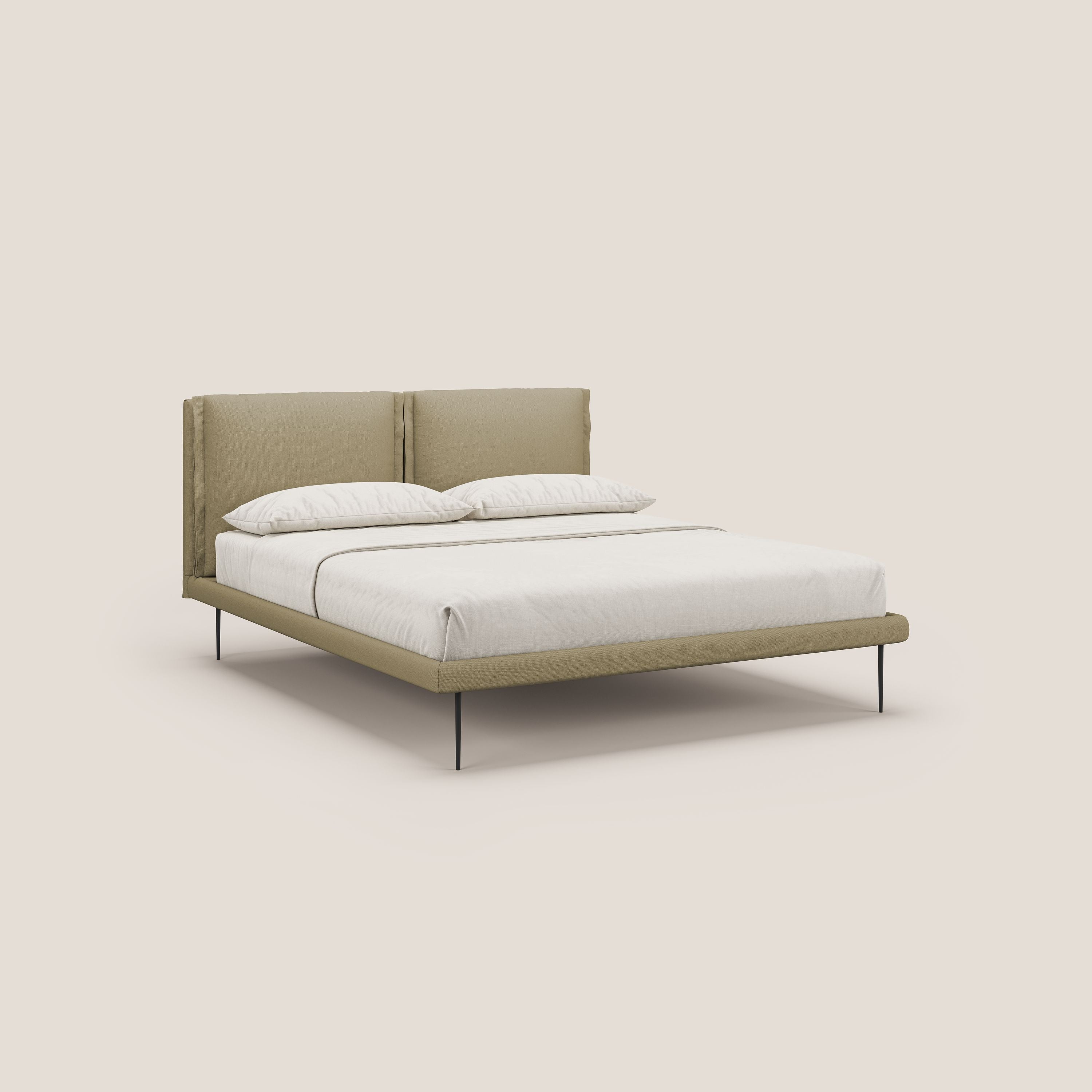 Noah letto con cuscini regolabili e piedi alti in metallo in tessuto smacchiabile T05 cammello - divani.store