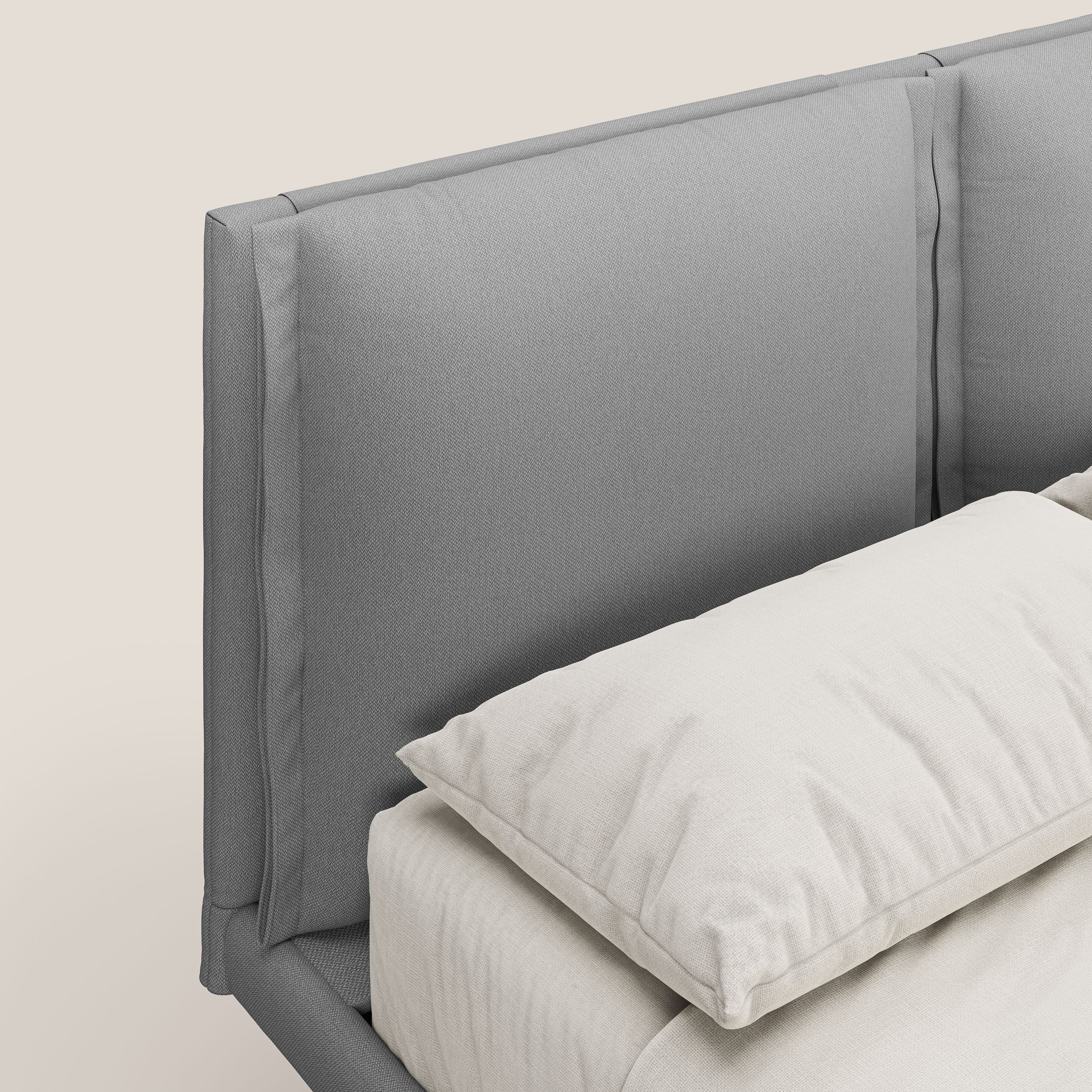 Noah letto con cuscini regolabili e piedi alti in metallo in tessuto smacchiabile T05 grigio - divani.store