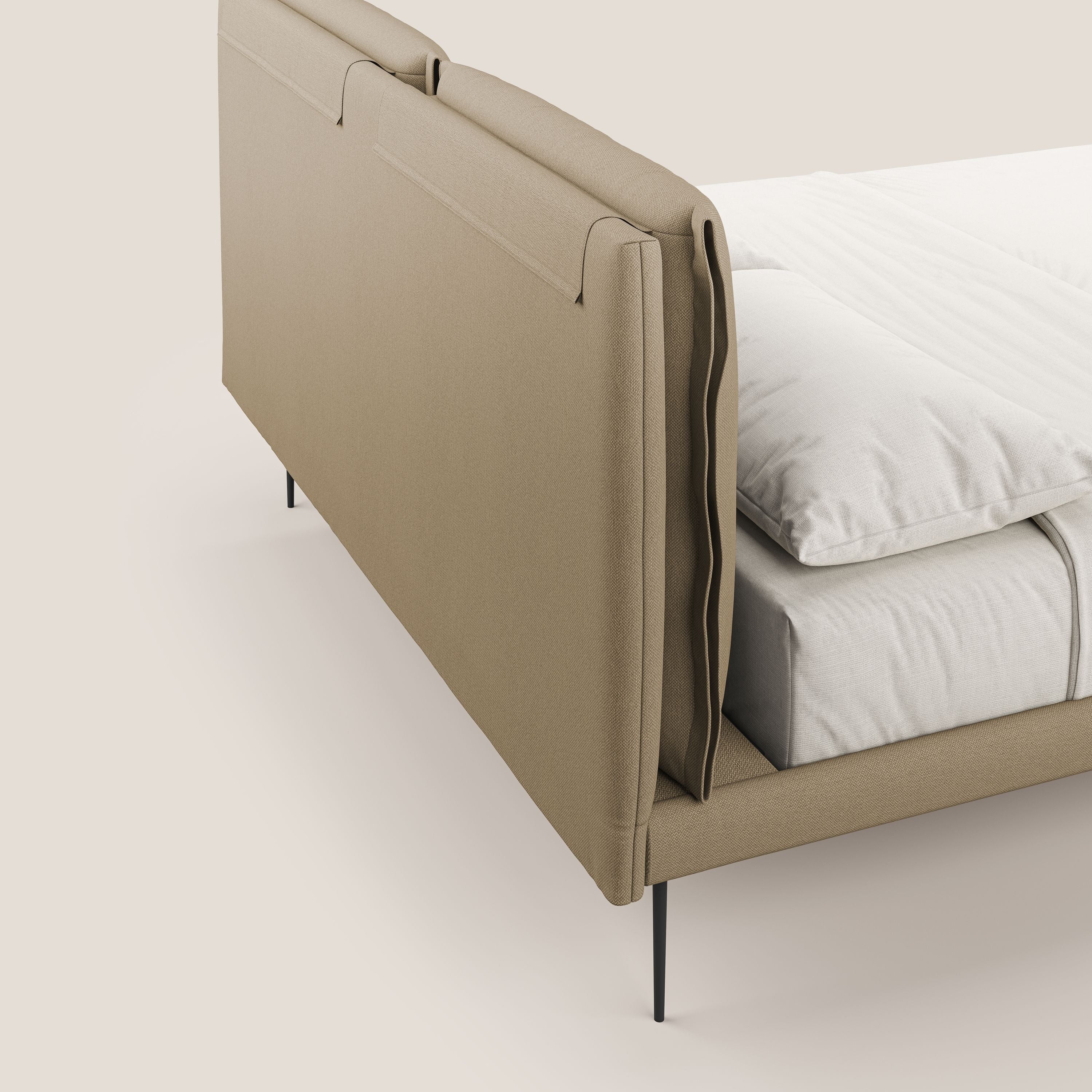 Noah letto con cuscini regolabili e piedi alti in metallo in tessuto smacchiabile T05 beige - divani.store