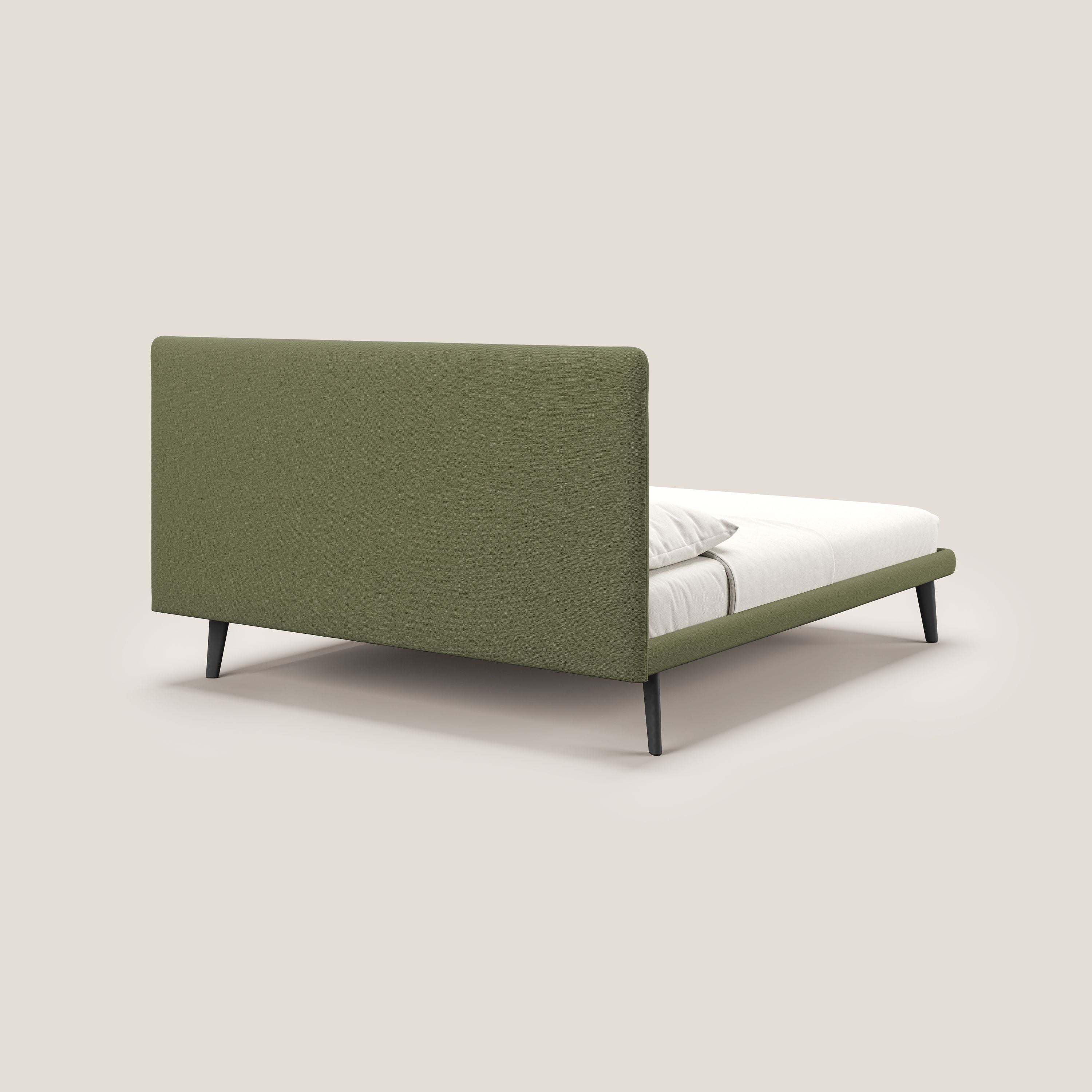Noel letto minimal scandinavo con piedi in mogano e tessuto fiammato impermeabile T19 verde - divani.store