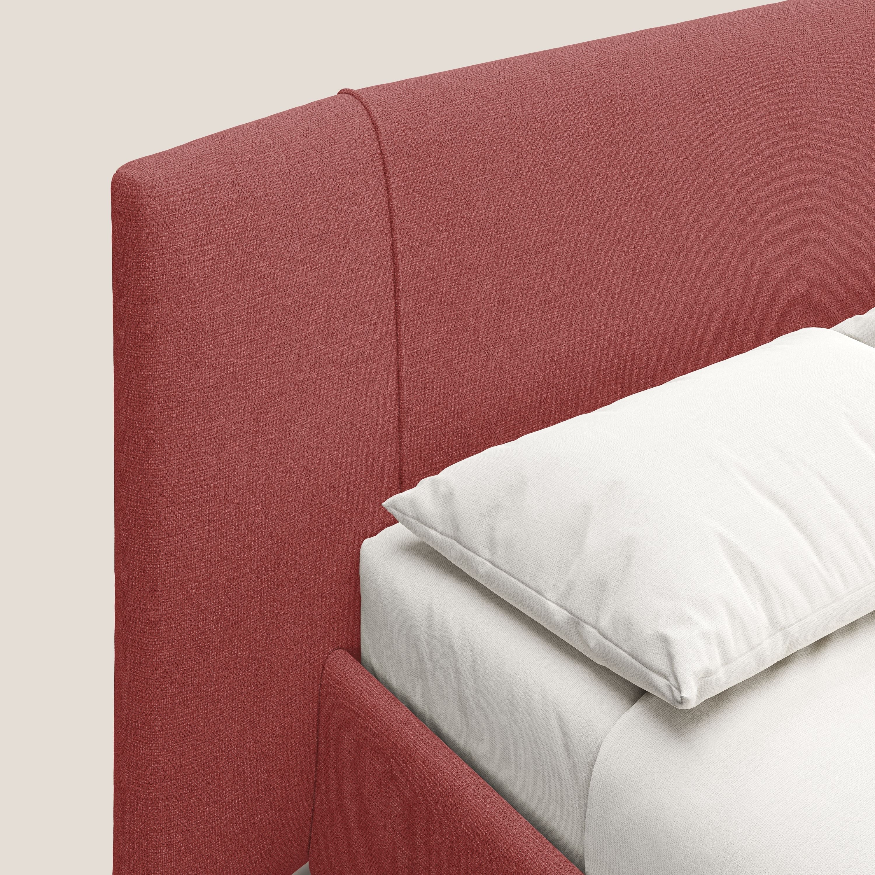 Omero letto imbottito contenitore sfoderabile in tessuto fiammato impermeabile T14 rosso - divani.store