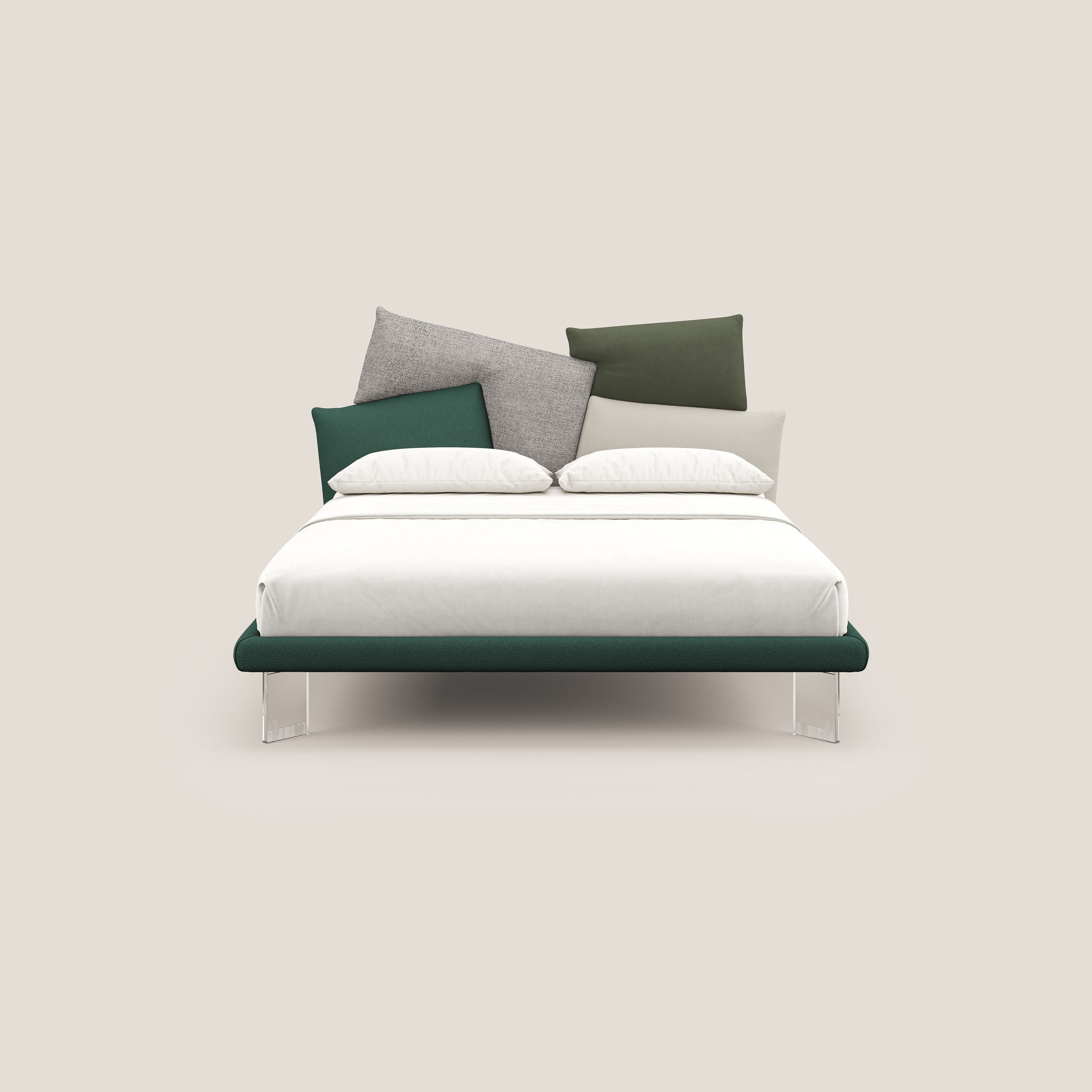 Rebus letto imbottito dal design moderno con piedi trasparenti in plexiglass verde - divani.store