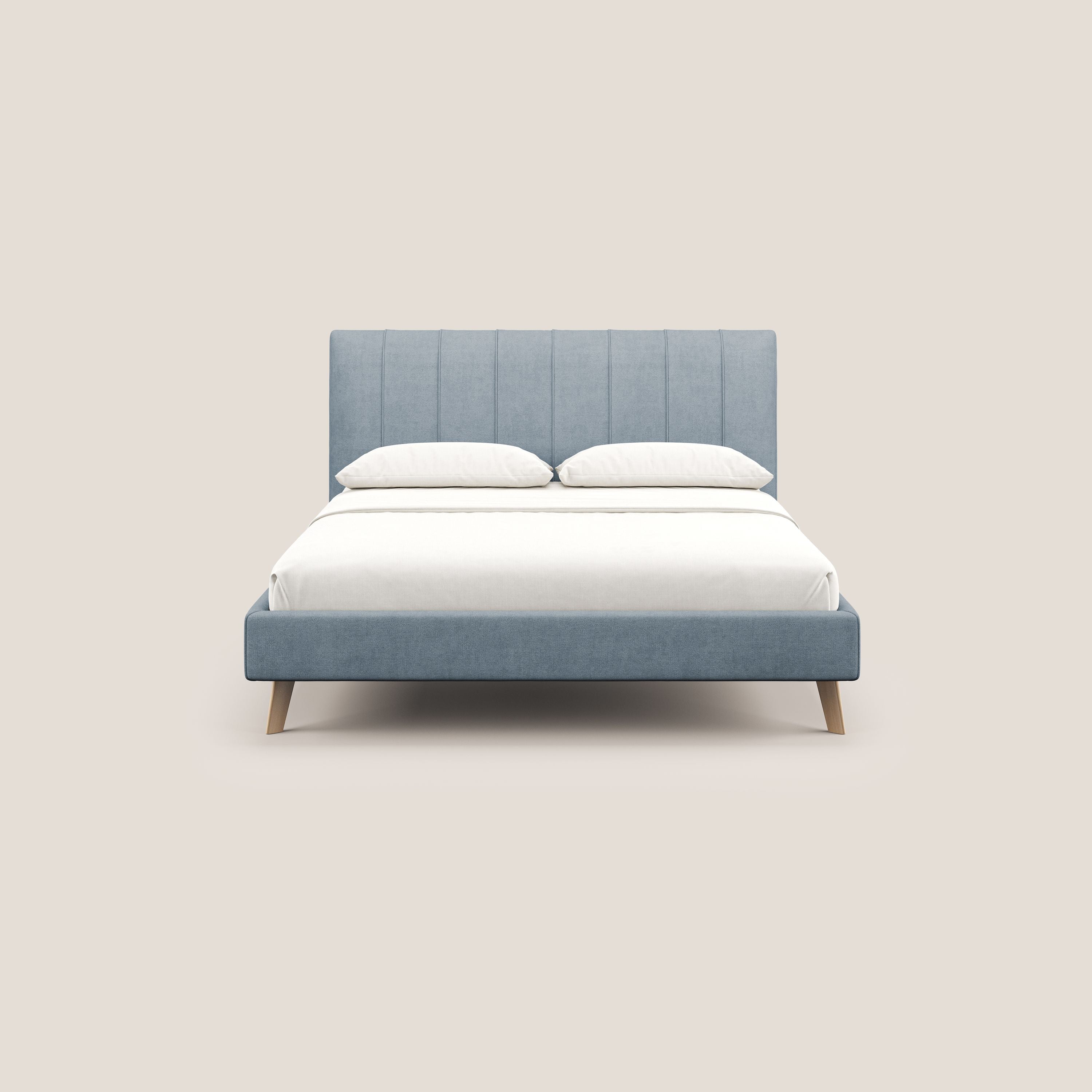 Selene letto imbottito con piedini naturali sfoderabile in tessuto impermeabile T02 carta da zucchero - divani.store