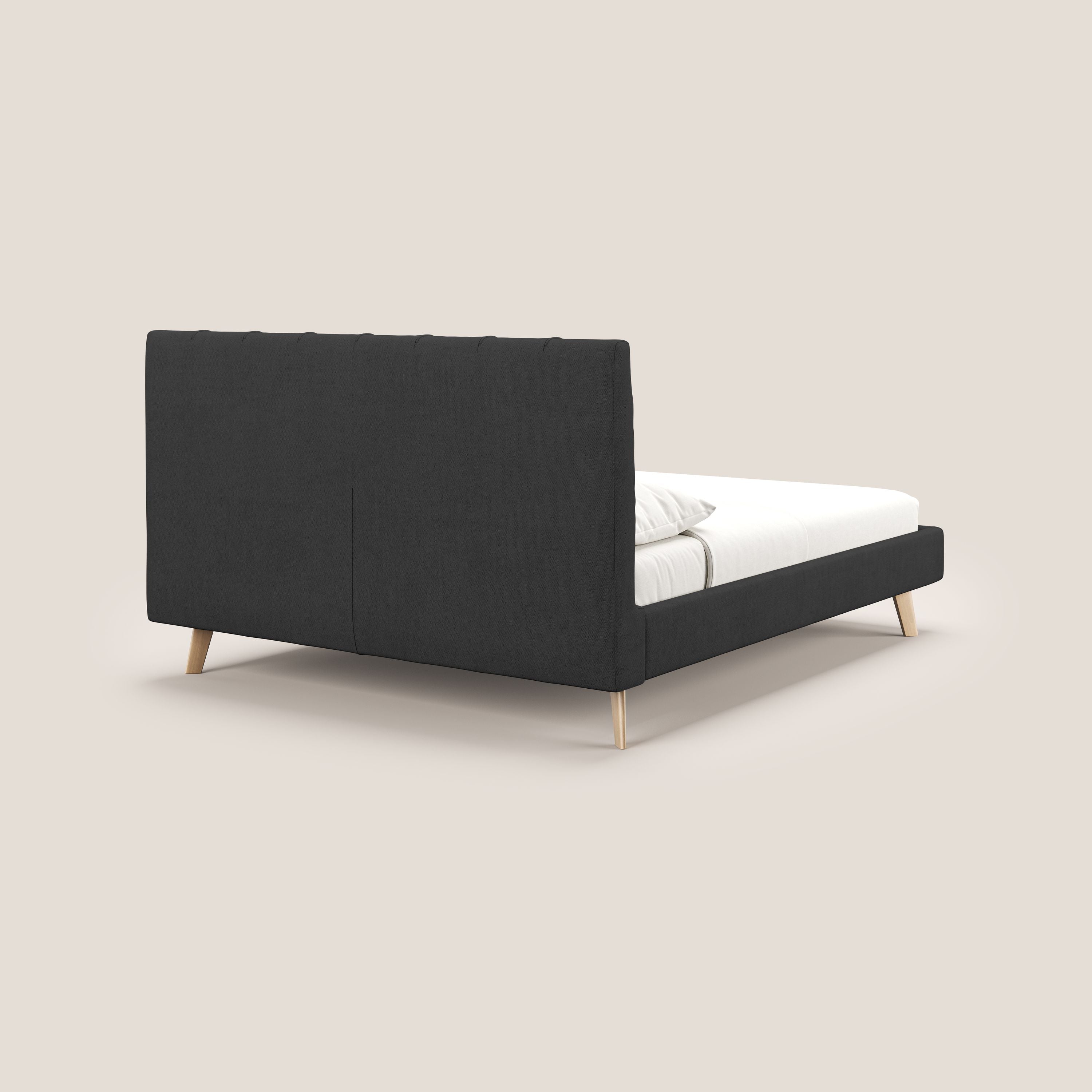 Selene letto imbottito con piedini naturali sfoderabile in tessuto impermeabile T02 nero - divani.store