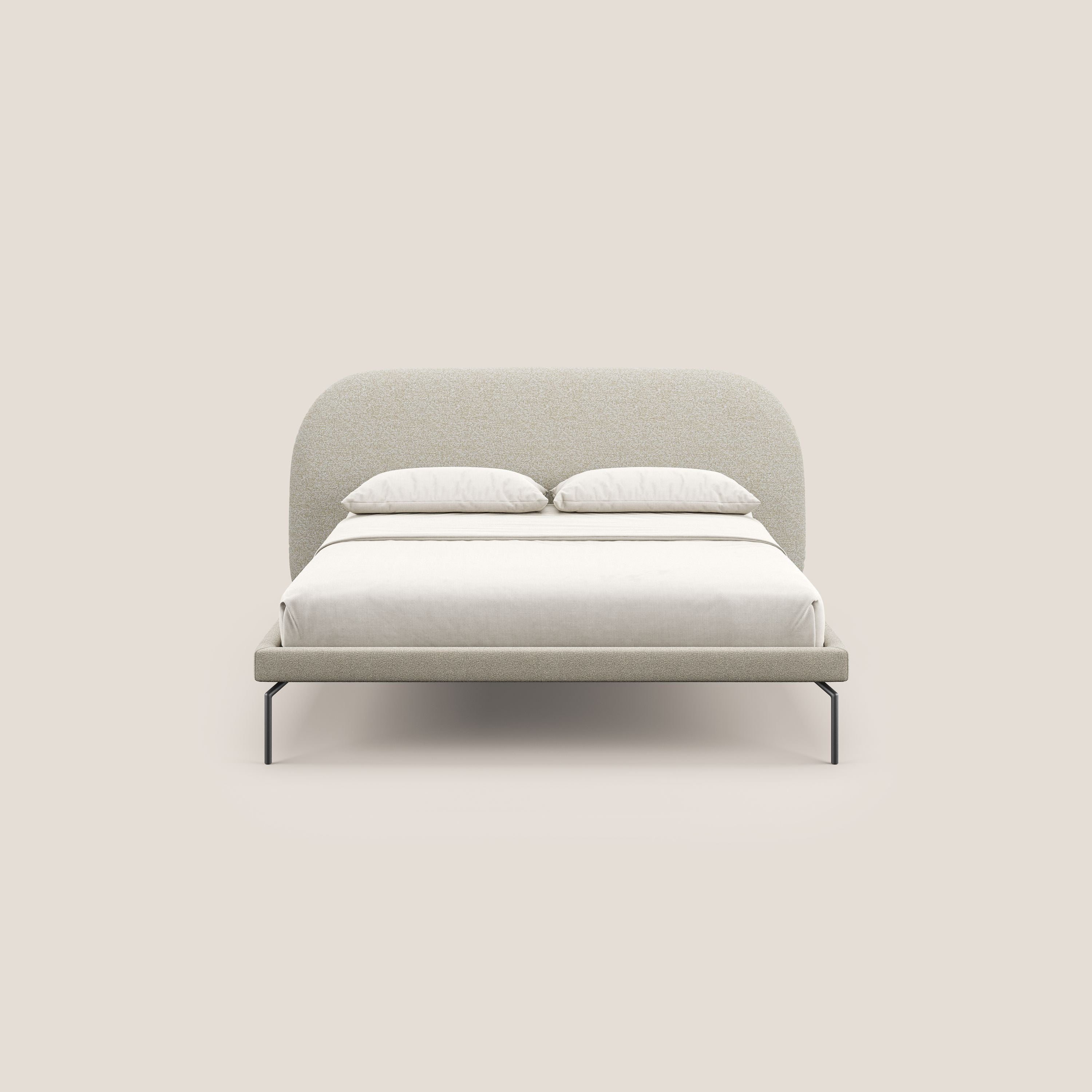Soleil letto imbottito di design con piedi alti in metallo in bouclet smacchiabile T12 panna - divani.store