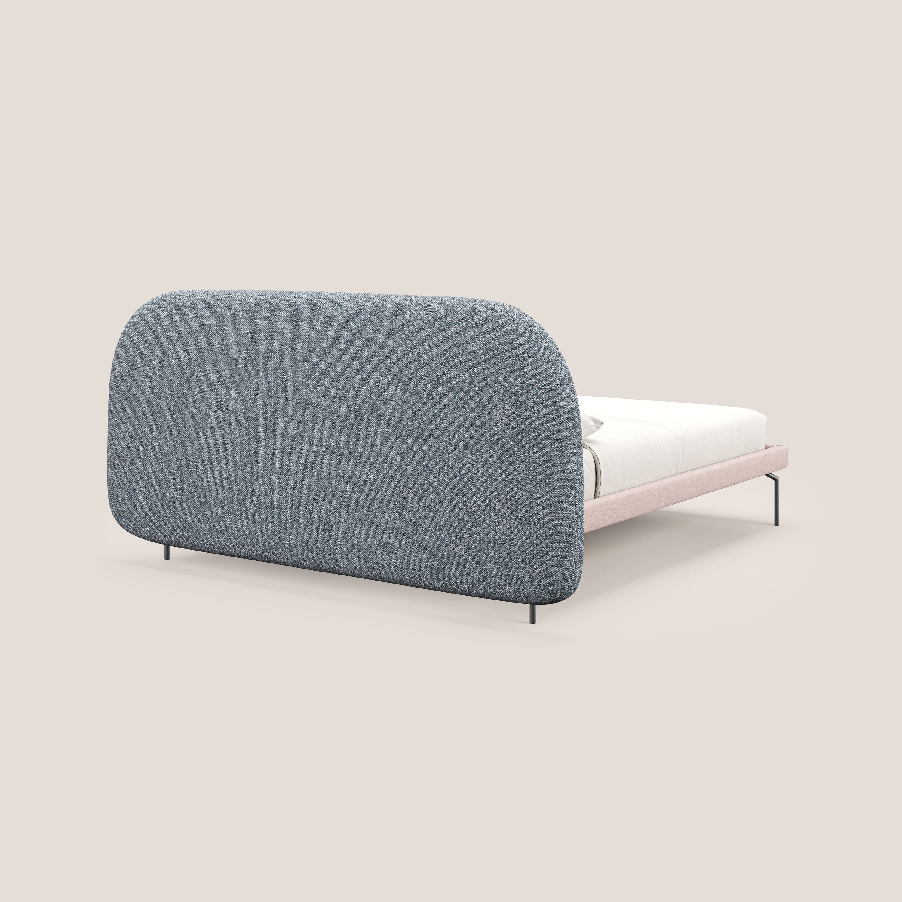 Soleil letto imbottito di design con piedi alti in metallo in bouclet smacchiabile T12 blu - divani.store