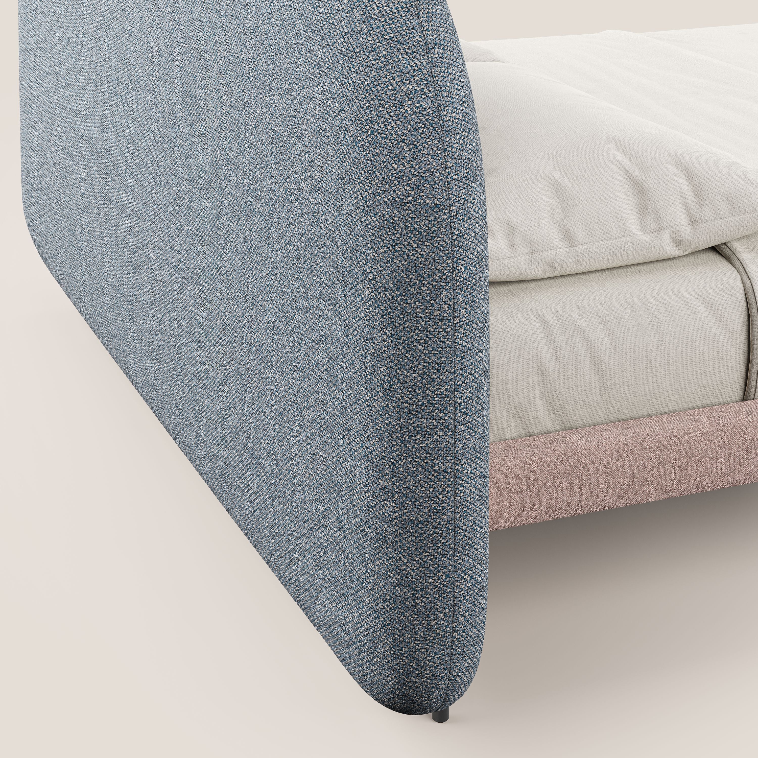 Soleil letto imbottito di design con piedi alti in metallo in bouclet smacchiabile T12 blu - divani.store