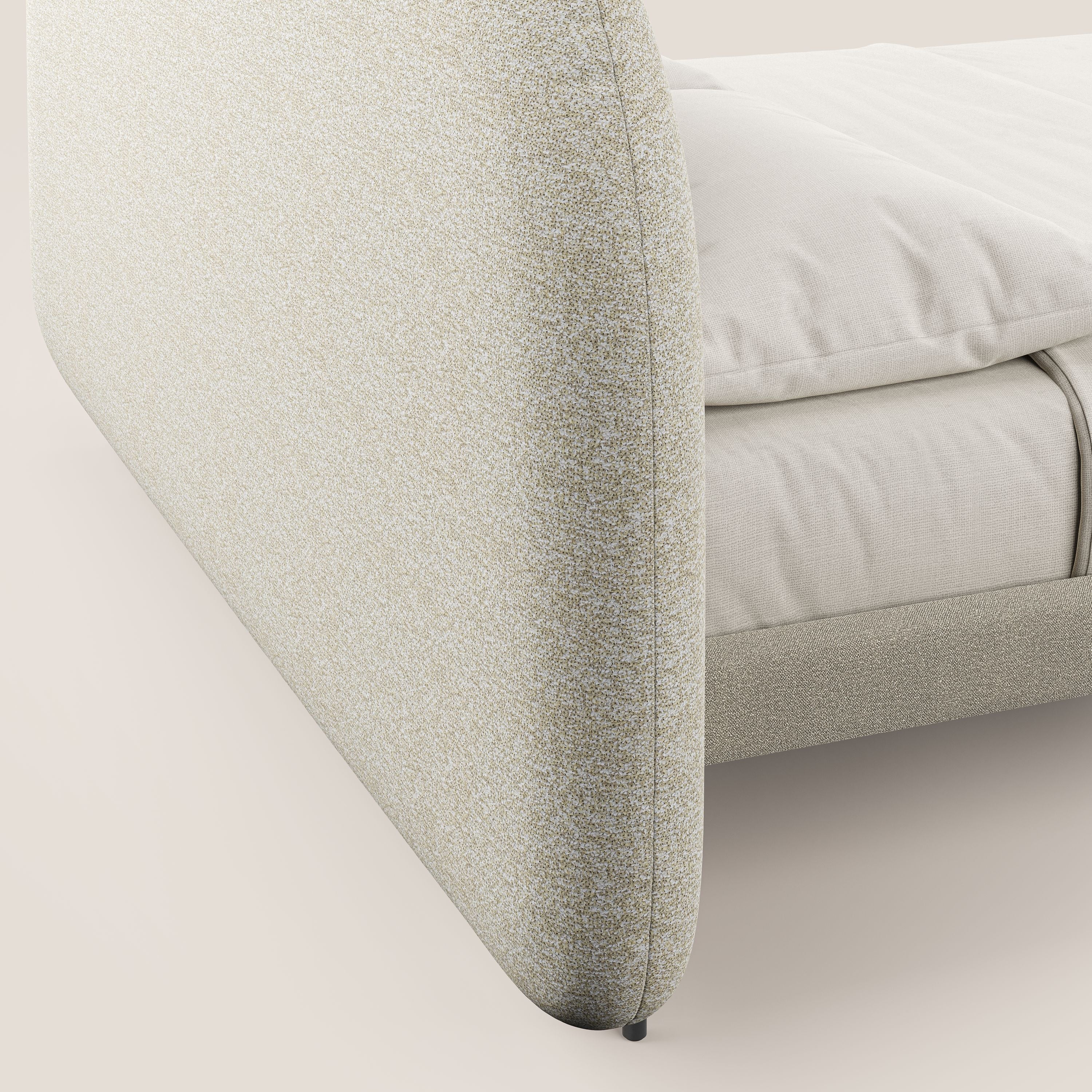 Soleil letto imbottito di design con piedi alti in metallo in bouclet smacchiabile T12 panna - divani.store