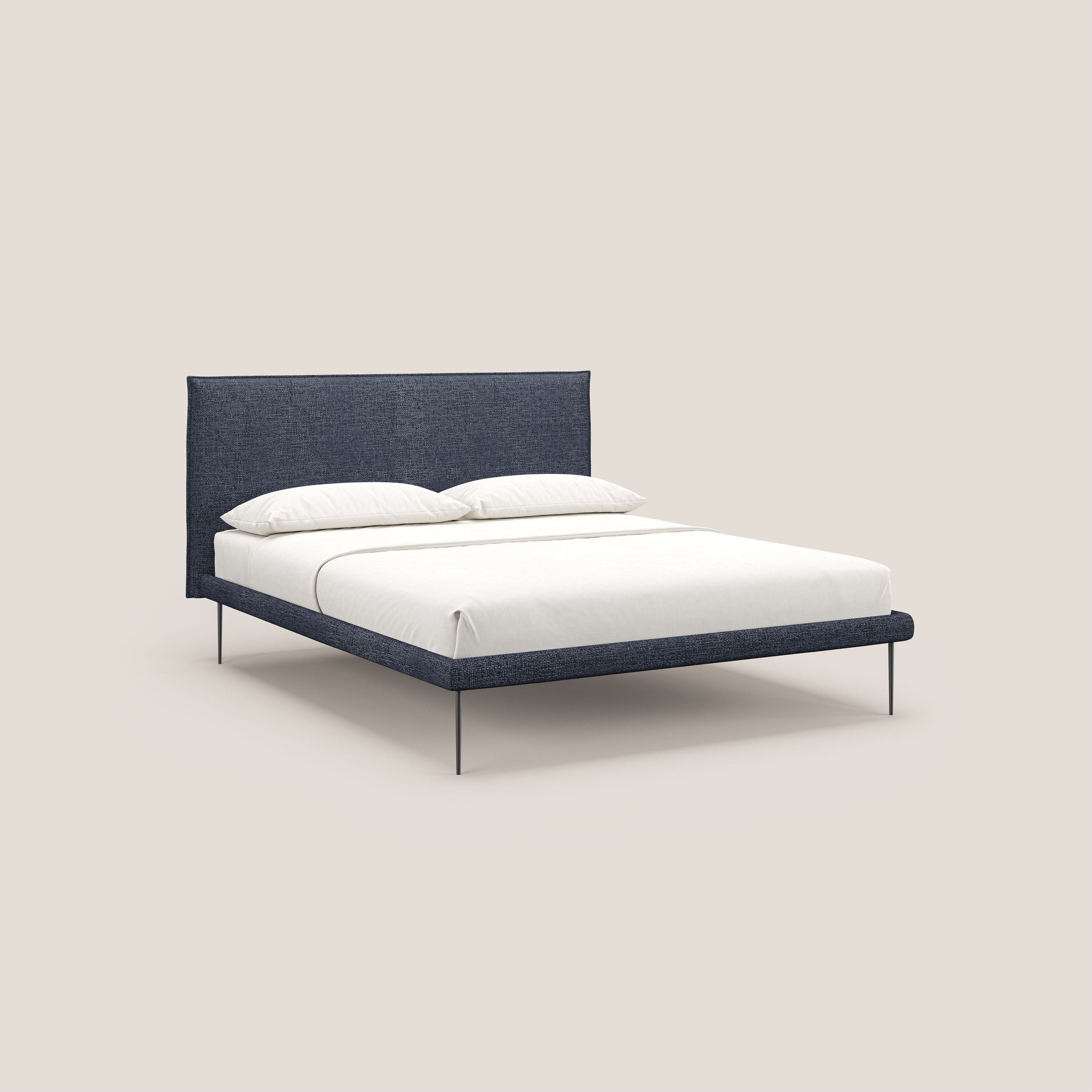 Shop online Theo letto imbottito moderno sfoderabile con piedi alti in metallo in tessuto impermeabile T10 blu - divani.store