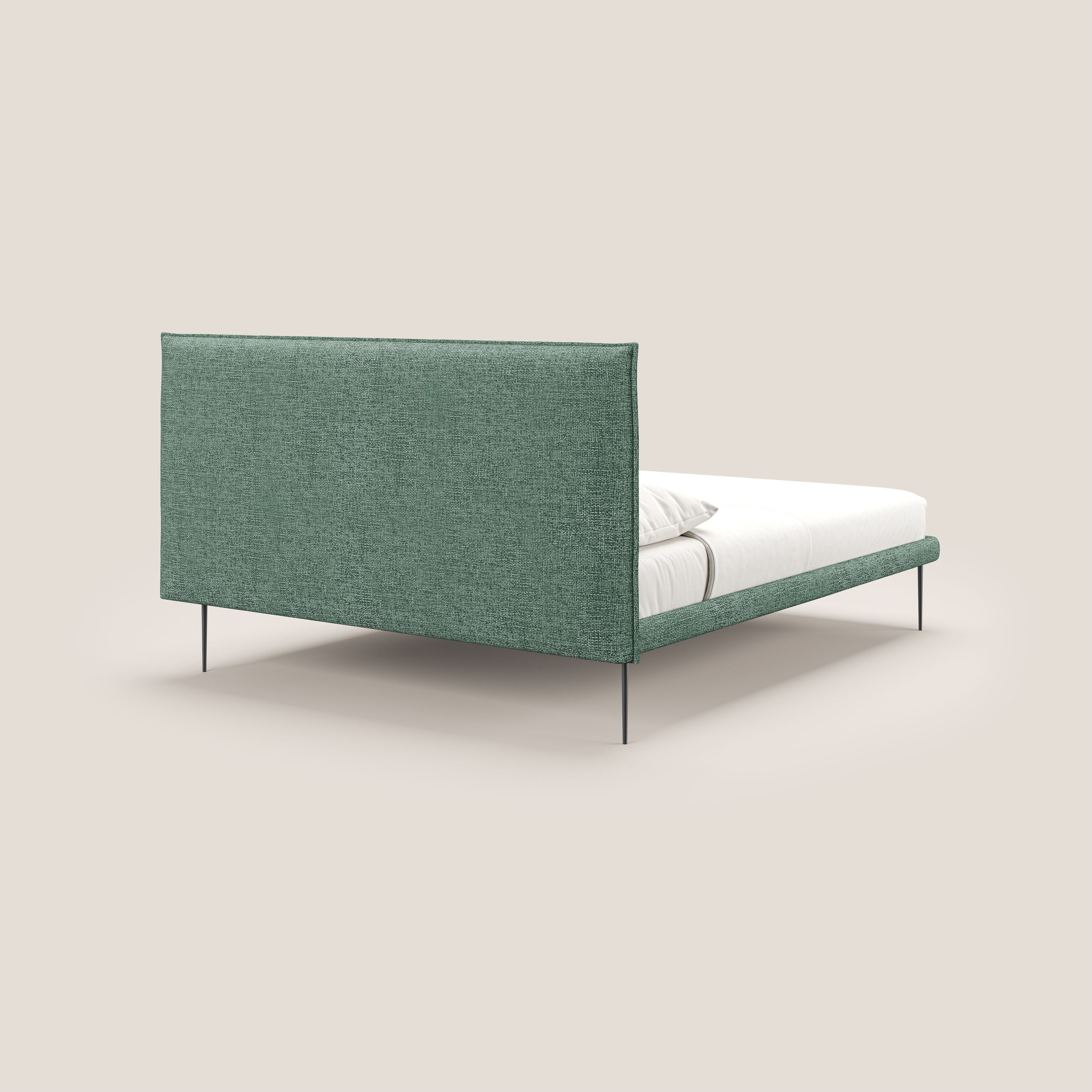 Theo letto imbottito moderno sfoderabile con piedi alti in metallo in tessuto impermeabile T10 salvia - divani.store