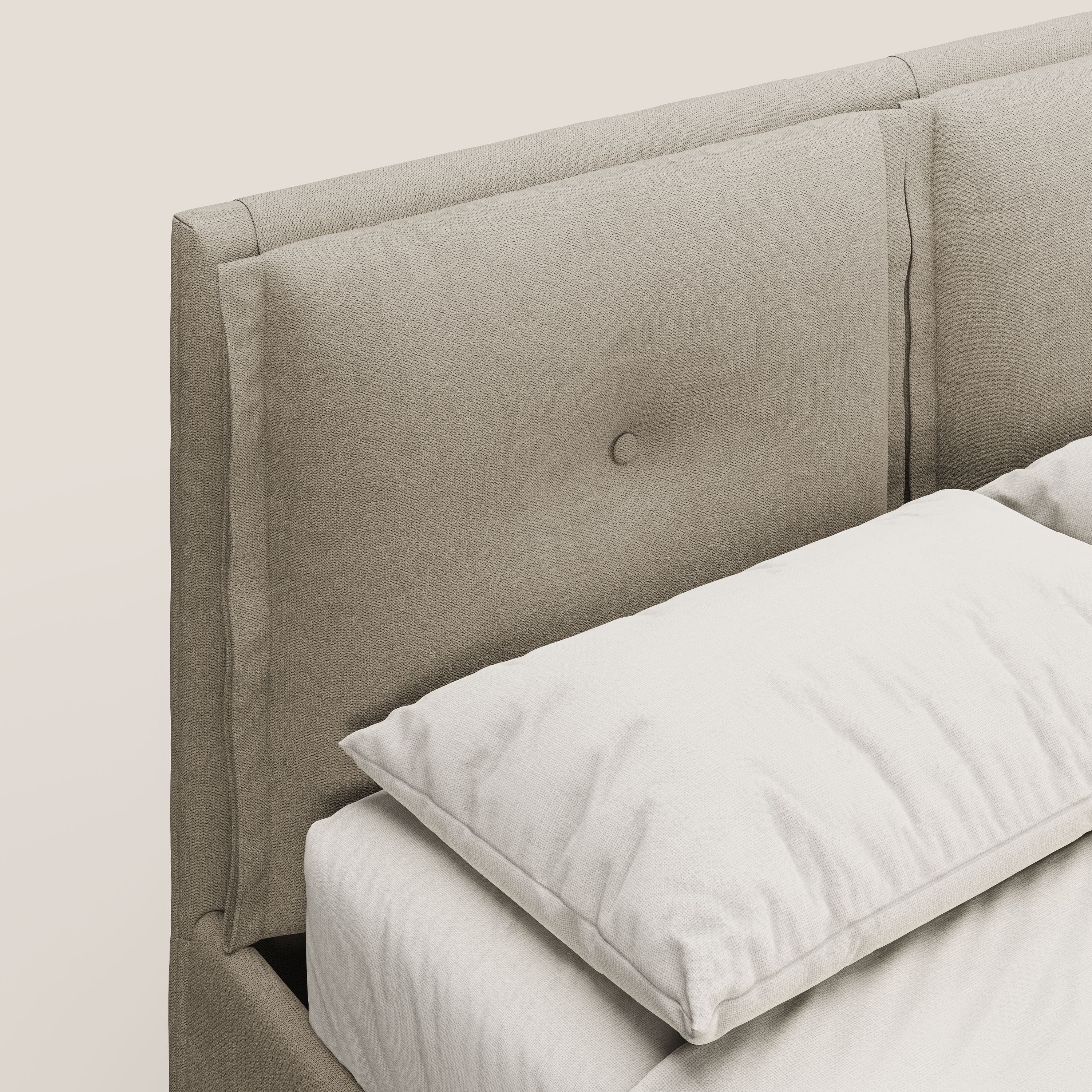 Travis letto contenitore con cuscini mobili trapuntati in tessuto impermeabile T02 beige - divani.store