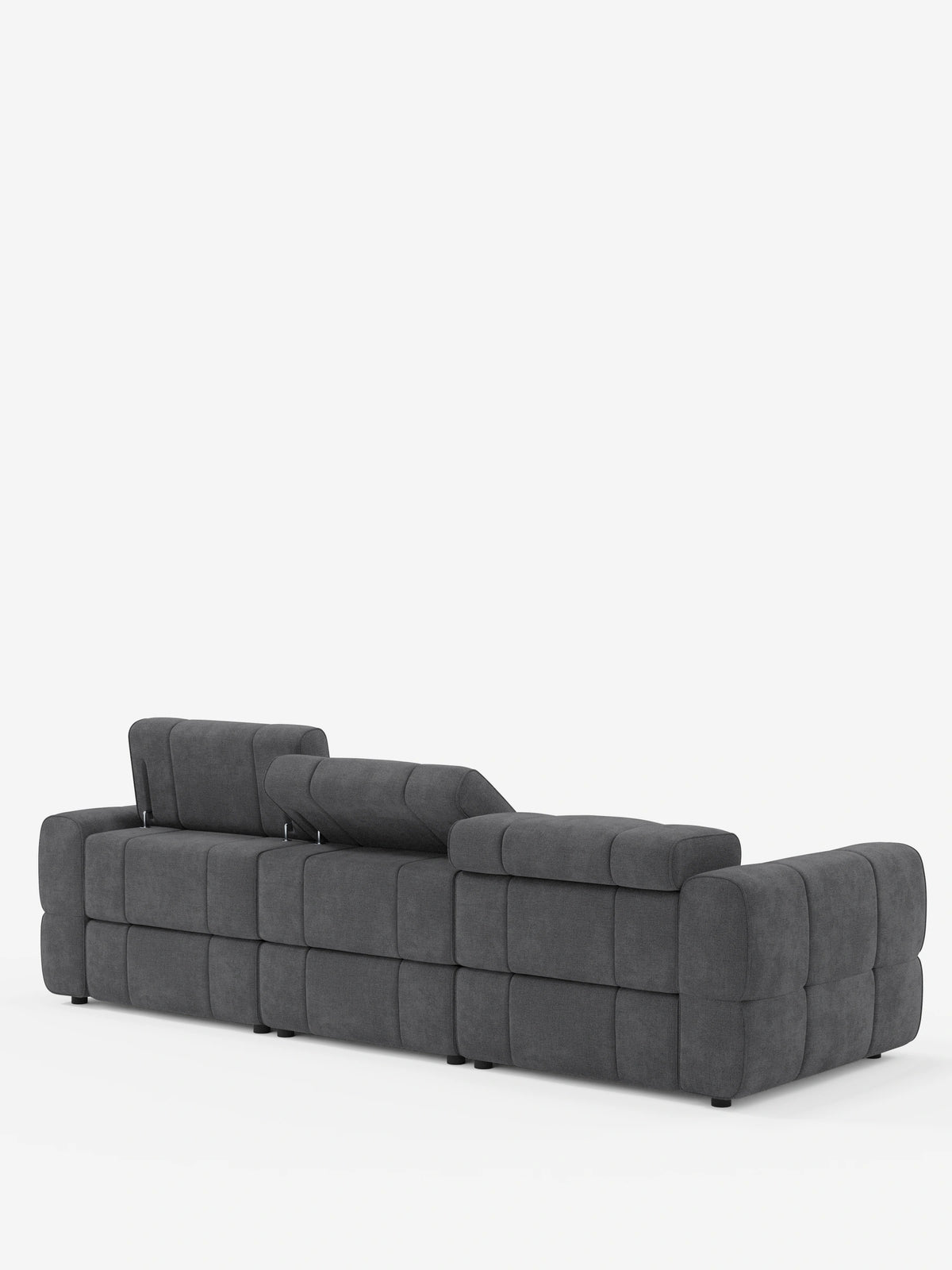 Vista posteriore di un divano modulare Giotto a quattro posti, di colore grigio scuro, con poggiatesta reclinabili e funzione relax elettrica opzionale, rivestito in tessuto smacchiabile T23, caratterizzato da una trama a griglia e da poggiatesta regolabili su uno sfondo bianco.