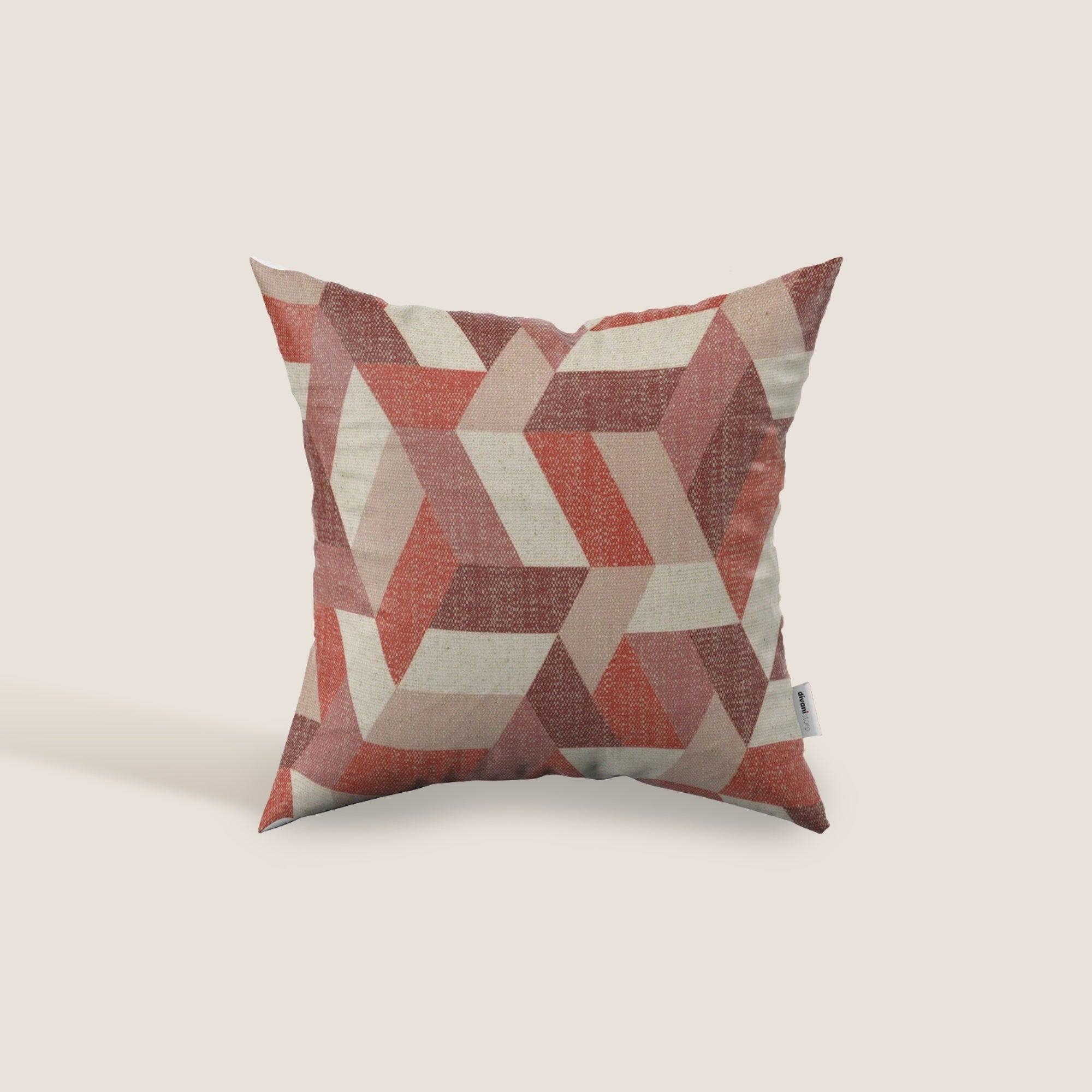 Unreal cuscini a fantasia geometriche in tessuto idrorepellente disponibile in diverse colorazioni rosso - divani.store