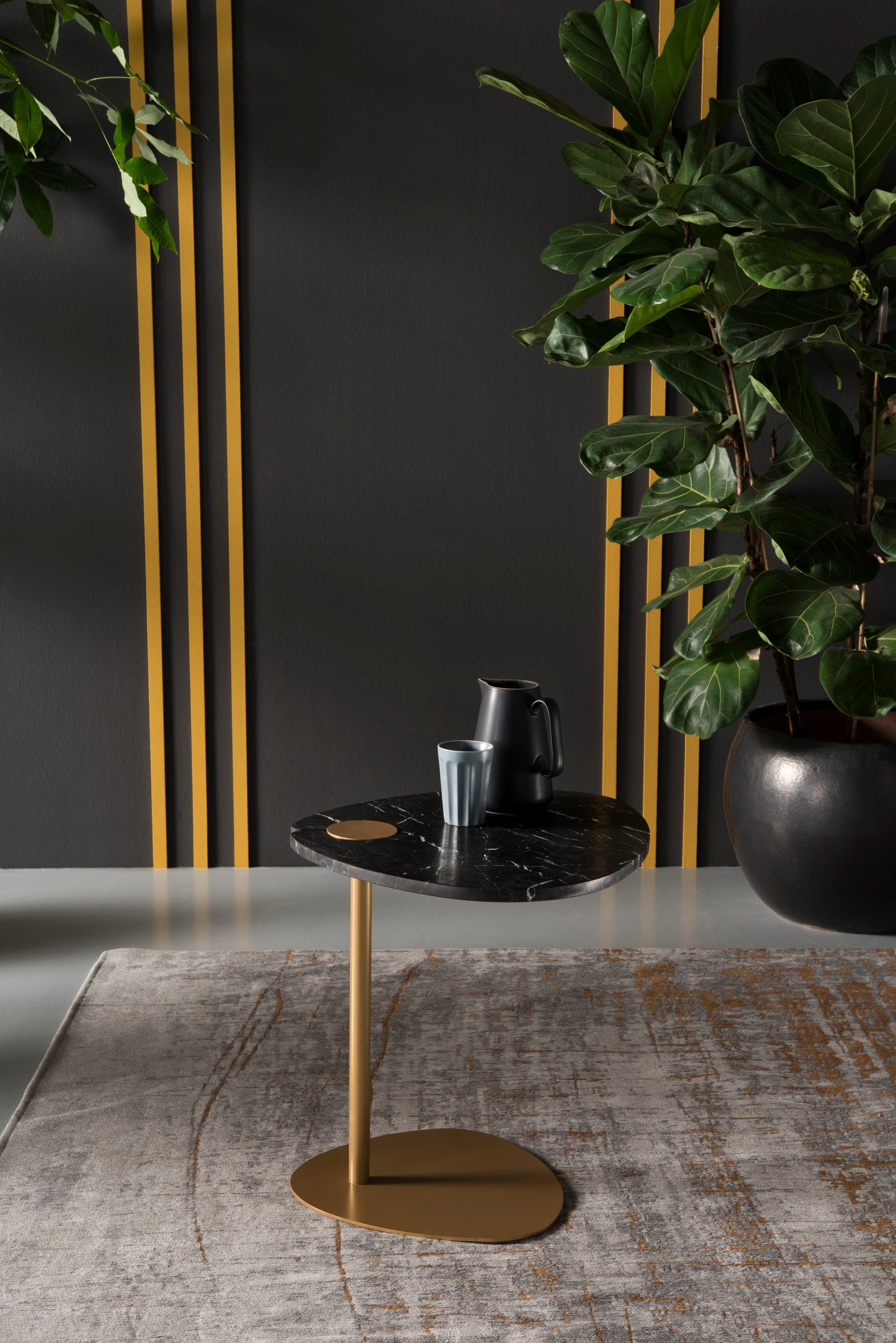 Hug tavolino da salotto con piano in marmo marquinia - divani.store