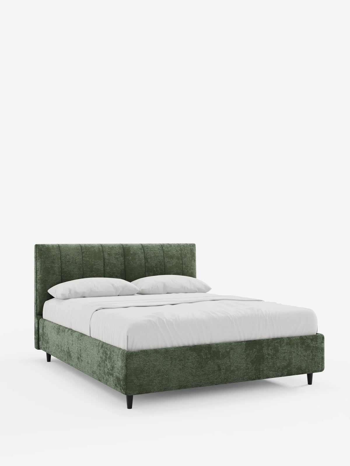 Il letto imbottito ONYX con contenitore e testiera verticale in tessuto certificato Oeko-Tex® presenta una testiera verde bosco a pannelli verticali, biancheria da letto di un bianco brillante e sottili gambe nere su uno sfondo bianco a tinta unita.