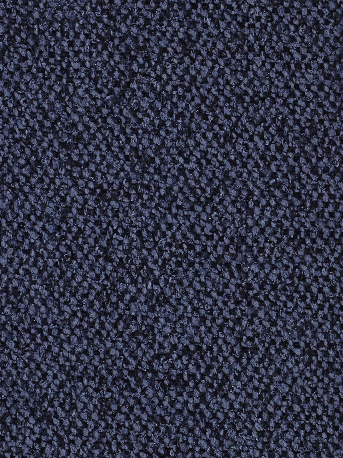 Un primo piano di un tappeto blu scuro dalla trama a riccioli molto fitta. Le fibre formano una superficie uniforme e irregolare che conferisce al tappeto un aspetto morbido ma resistente, perfetto per accompagnare il divano modulare e componibile Nimbus a 3 posti da 250 cm di Divani.Store, un divano modulare facilmente sfoderabile e resistente alle macchie, realizzato in tessuto effetto cotone t33. L'immagine non mostra motivi né colori aggiuntivi.