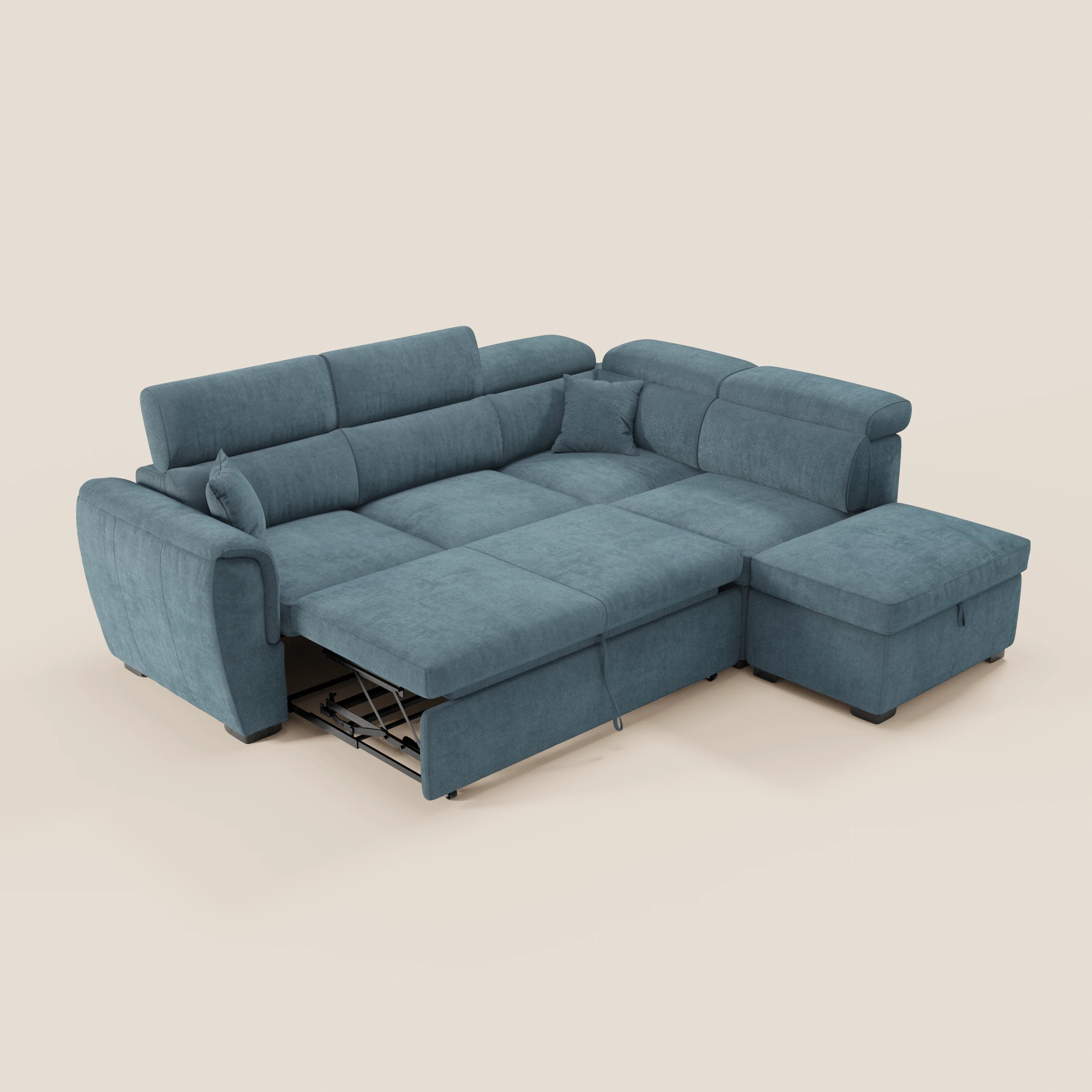 Il divano angolare reversibile Titano di Divani.Store è dotato di letto estraibile, chaise longue, pouf contenitore, poggiatesta reclinabili e tessuto antimacchia certificato Oeko-Tex®. Nella foto è raffigurato in colore verde acqua con morbidi cuscini e due cuscini decorativi.