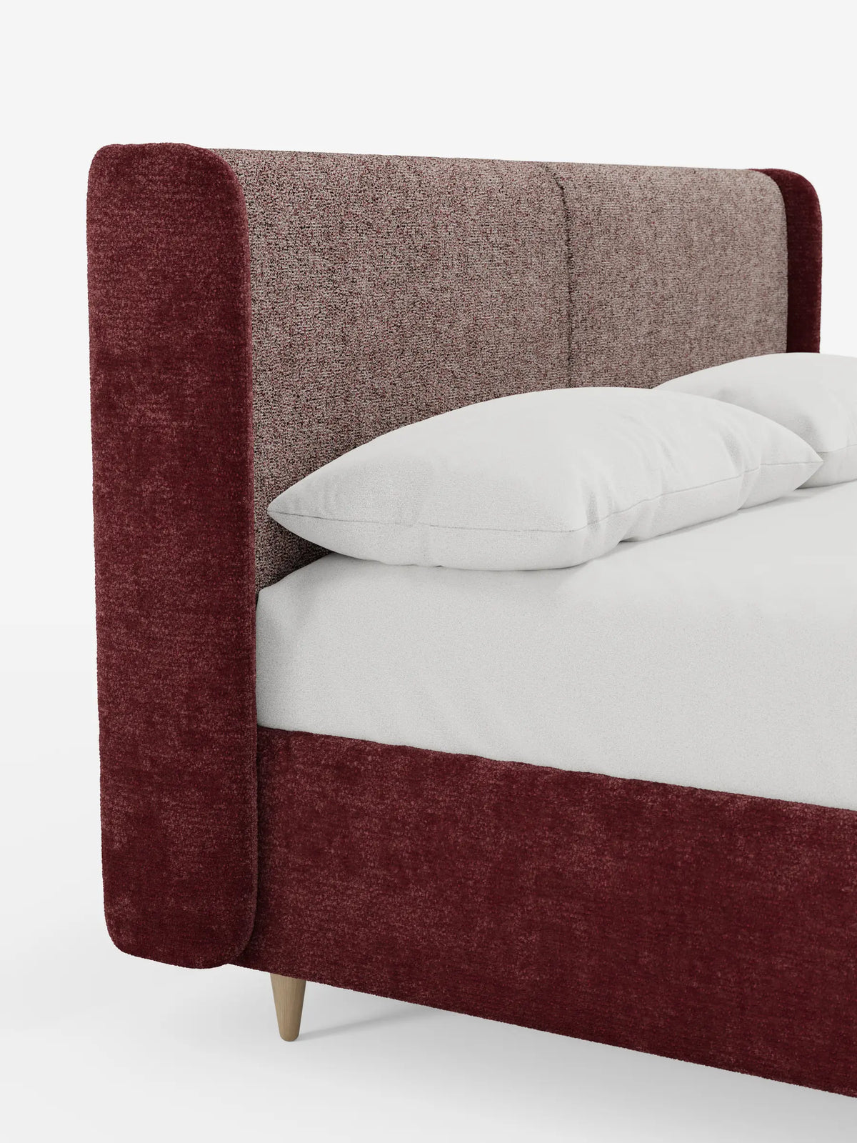 VALKIRIA: letto imbottito bicolore con contenitore - cuscini dello schienale e testiera curva avvolgente rivestiti in tessuto marrone rossiccio testurizzato con pannello centrale screziato di rosso-marrone, base in tinta unita marrone rossiccio e biancheria da letto chiara.
