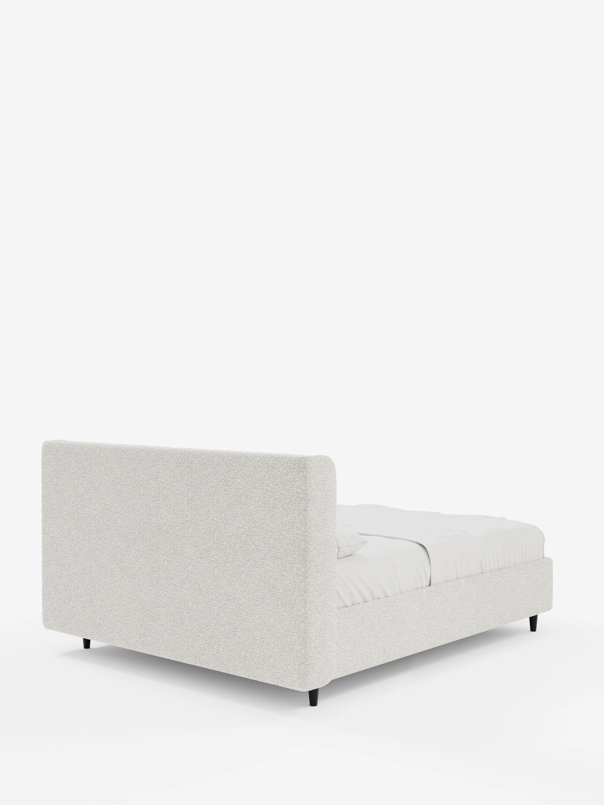Un moderno letto di design VALKIRIA con contenitore e testiera avvolgente in tessuto grigio chiaro testurizzato, caratterizzato da una testiera avvolgente, due cuscini bianchi su biancheria da letto bianca e gambe corte affusolate nere su sfondo bianco.