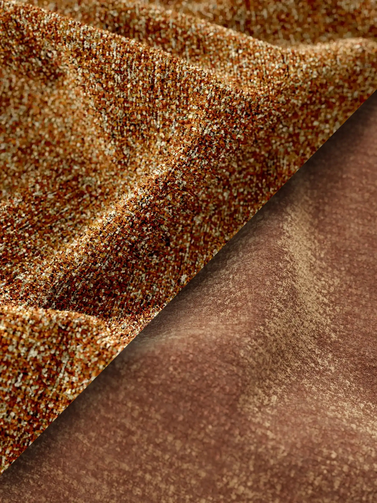Una linea diagonale divide due trame contrastanti sul letto imbottito bicolore con contenitore VALKIRIA: una parte superiore in tessuto intrecciato multicolore nei toni del rame e dell’oro e una parte inferiore in tessuto liscio marrone scuro con una delicata lucentezza.