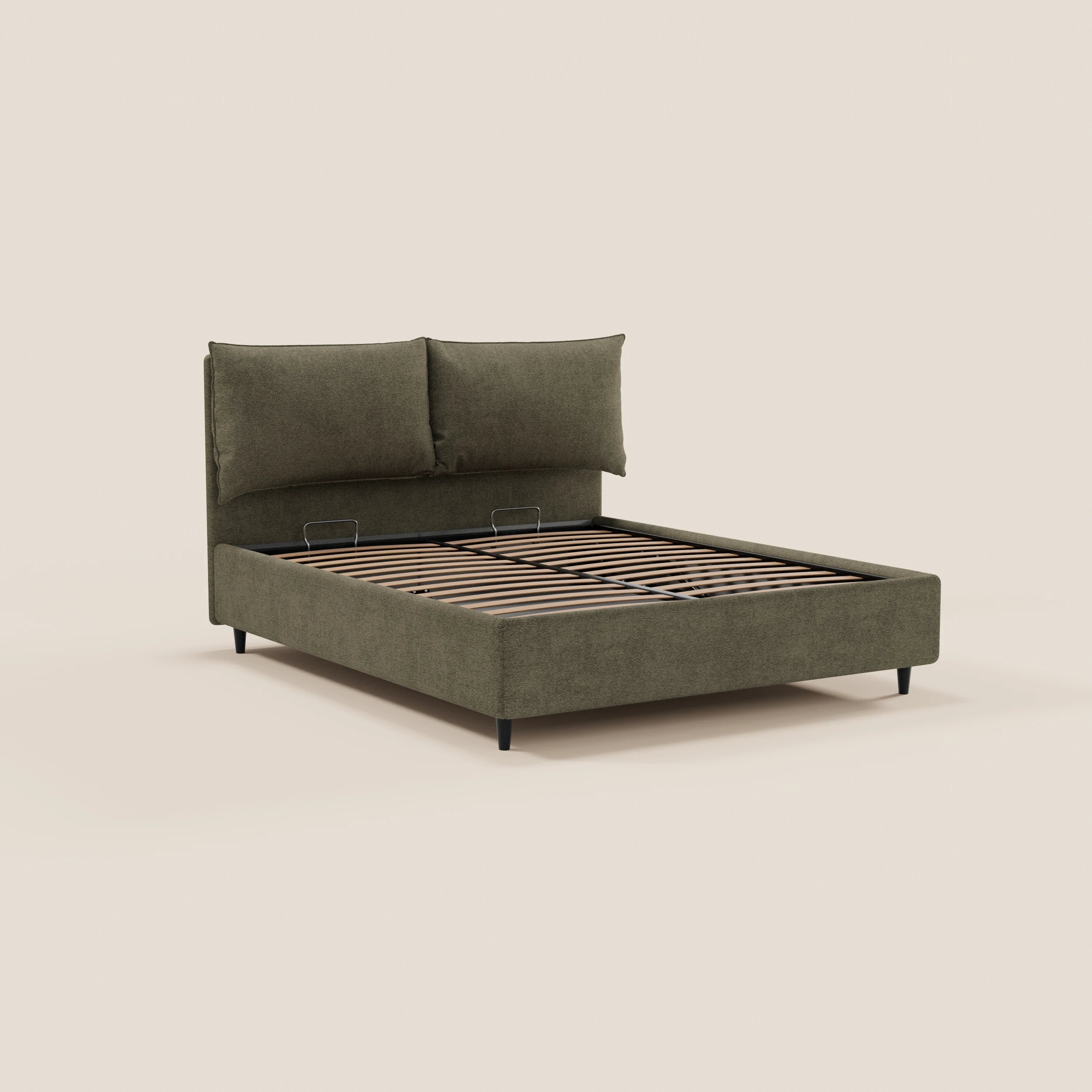 Il letto imbottito ZAYRON di Letti.store è dotato di un vano contenitore, morbidi cuscini regolabili e un design moderno in tessuto certificato Oeko-Tex®, con rivestimento verde oliva e sottili gambe nere.