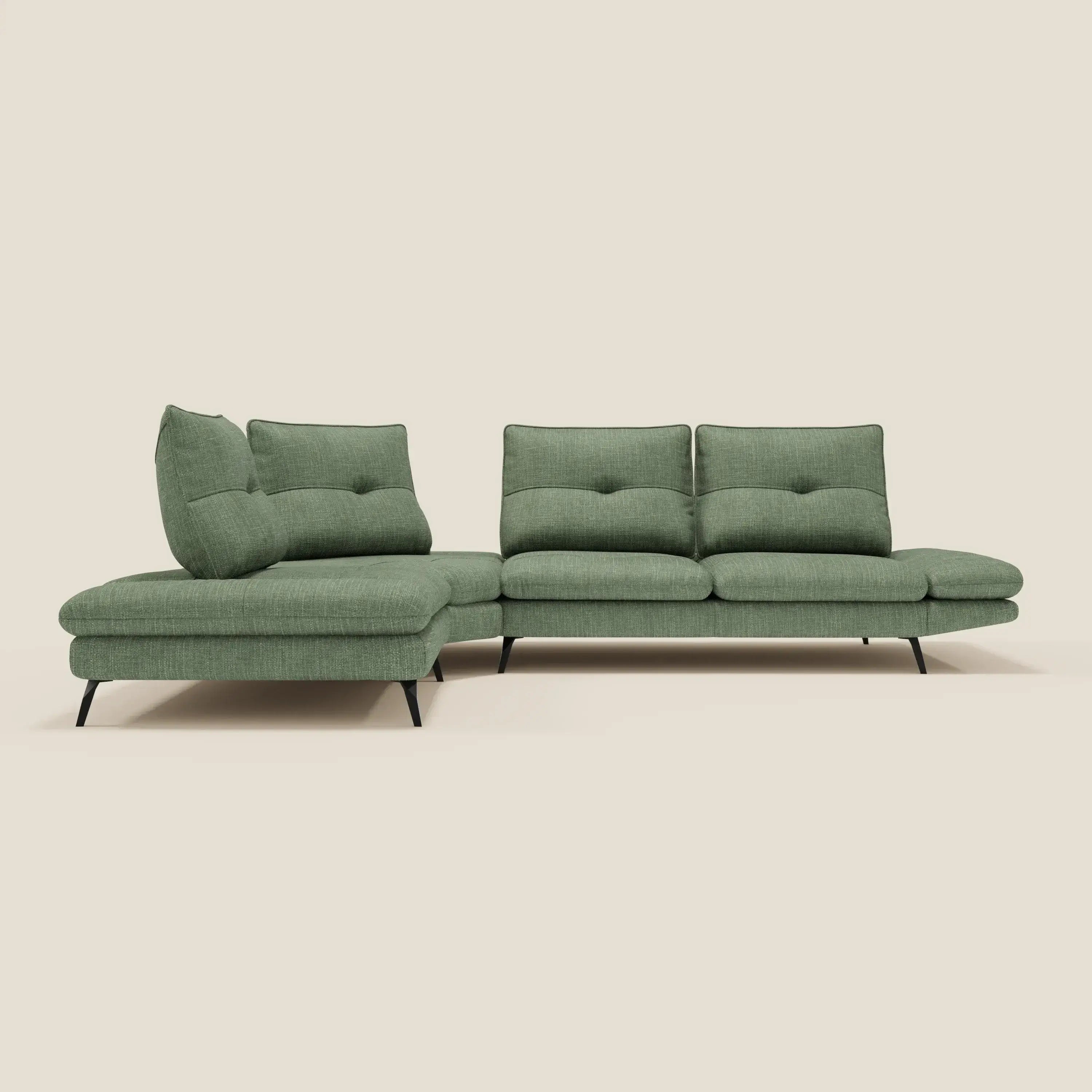 Ardex Divano Angolare di Divani.Store, in tessuto impermeabile verde T06, è caratterizzato da schienali scorrevoli, braccioli regolabili e un design moderno, perfetto per spazi minimalisti dal comfort elegante.