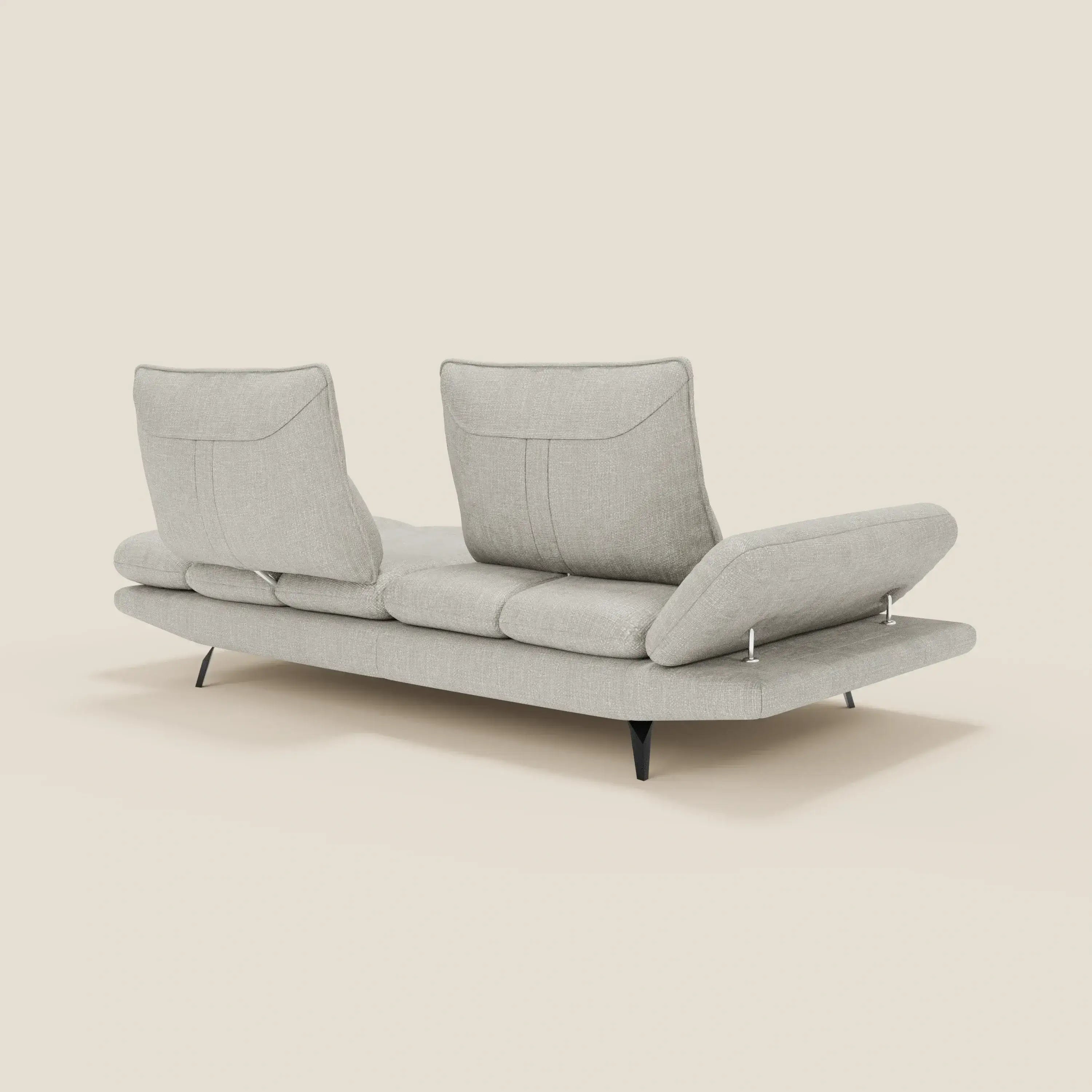 Ardex Divano 3 posti con schienali traslanti e braccioli regolabili in morbido tessuto impermeabile T06 grigio chiaro