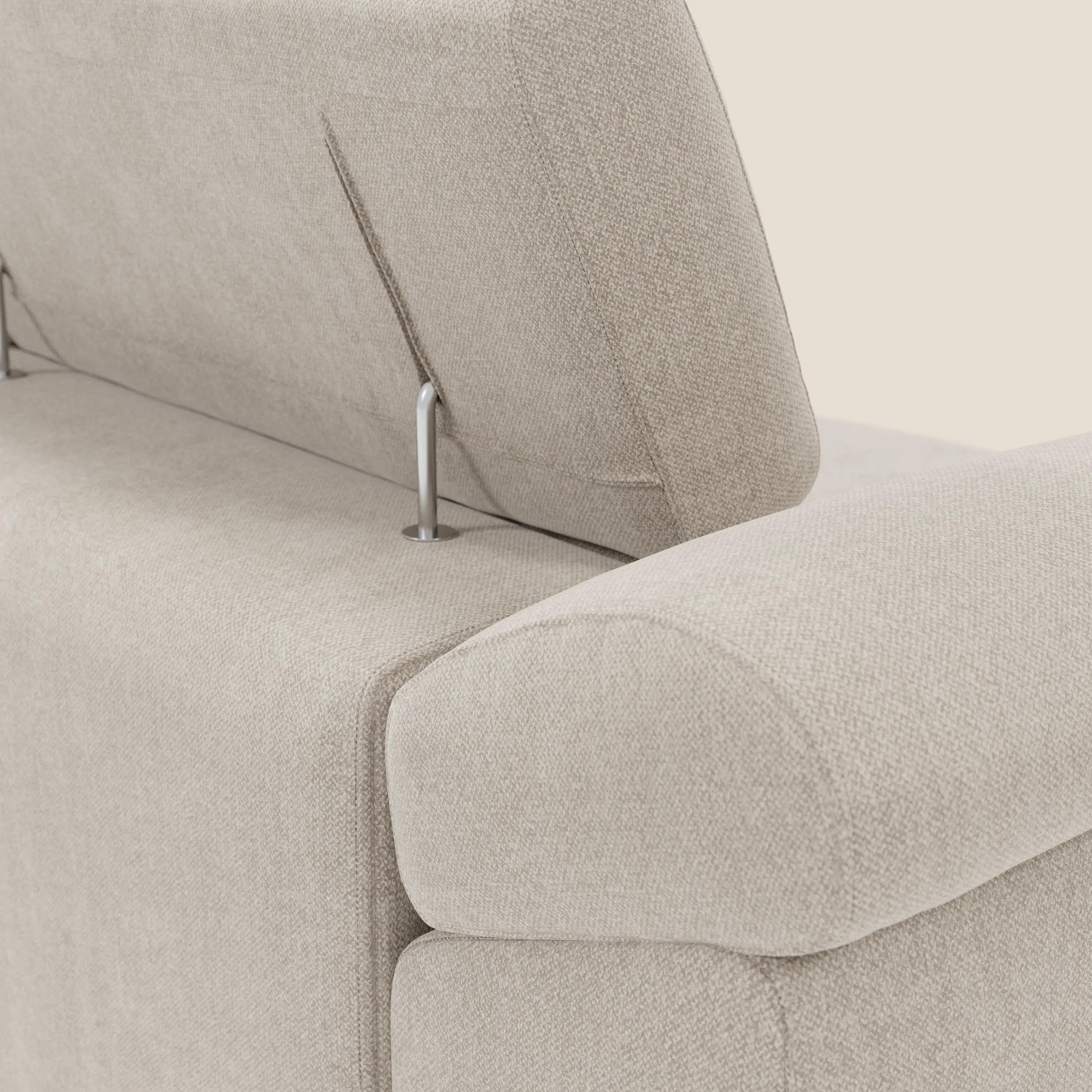 Donatello Sofa mit 3 ausziehbaren Sitzen, Armlehnen mit Staufach und verstellbaren Kopfstützen aus abwaschbarem Stoff T23 creme