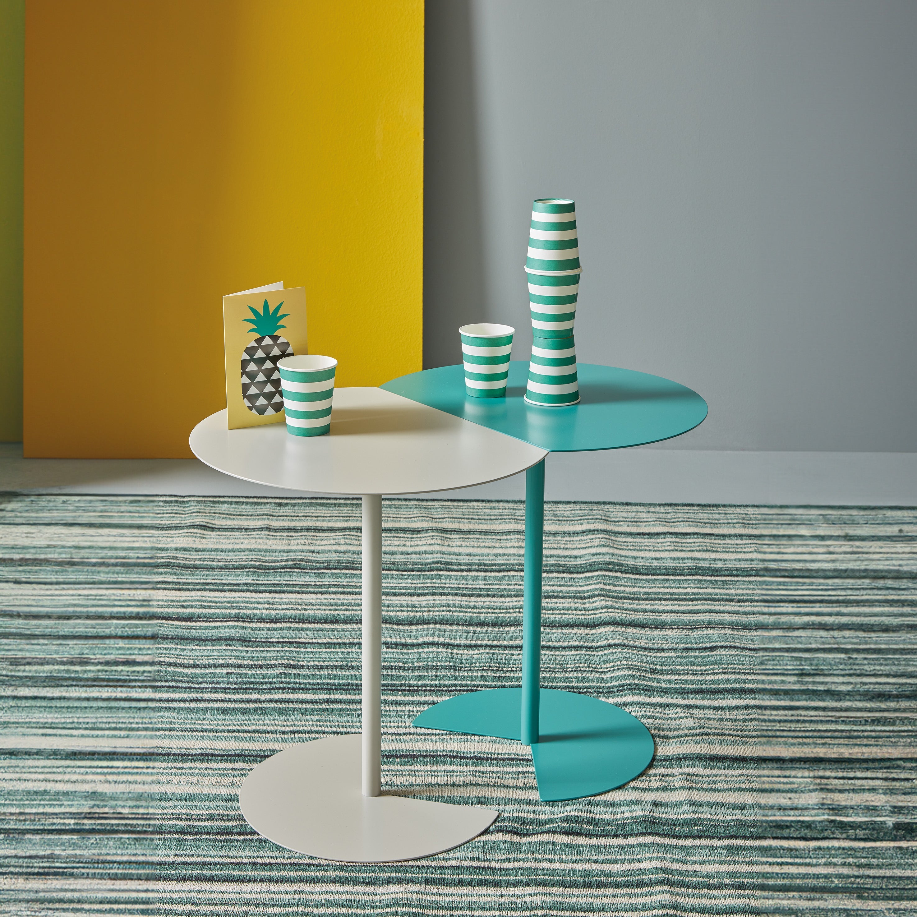 Way tavolino semirotondo da salotto salvia - divani.store