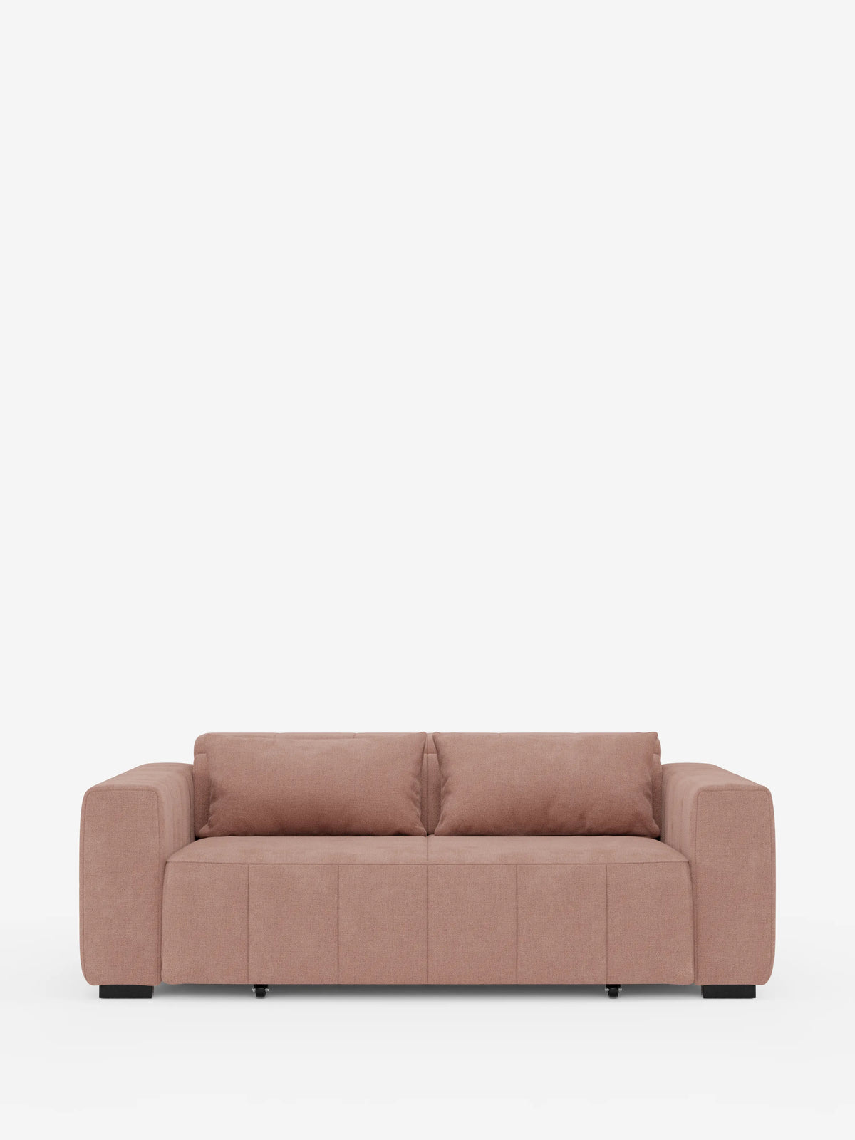 Un moderno divano dorico a 3 posti dal design squadrato, color marrone chiaro, con sedute allungabili tramite meccanismo relax elettrico e poggiatesta reclinabile in tessuto smacchiabile T23 di Divani.Il divano, dotato di due cuscini di seduta, due cuscini rettangolari per lo schienale, ampi braccioli e piedini neri bassi, è ripreso su uno sfondo bianco a tinta unita.