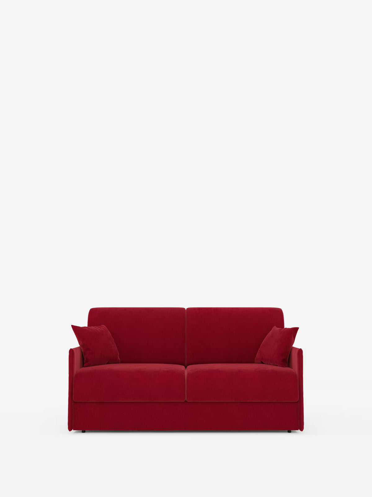 Un divano letto matrimoniale Evans rosso, moderno, a due posti, sfoderabile, di Divani.Store, con due cuscini rossi abbinati, è posizionato al centro su uno sfondo bianco a tinta unita. Questo divano salvaspazio presenta un design compatto, rivestimenti sfoderabili in tessuto T23 di facile pulizia, vano porta-cuscini integrato e una silhouette semplice e squadrata con braccioli bassi, per un'estetica minimalista e contemporanea.
