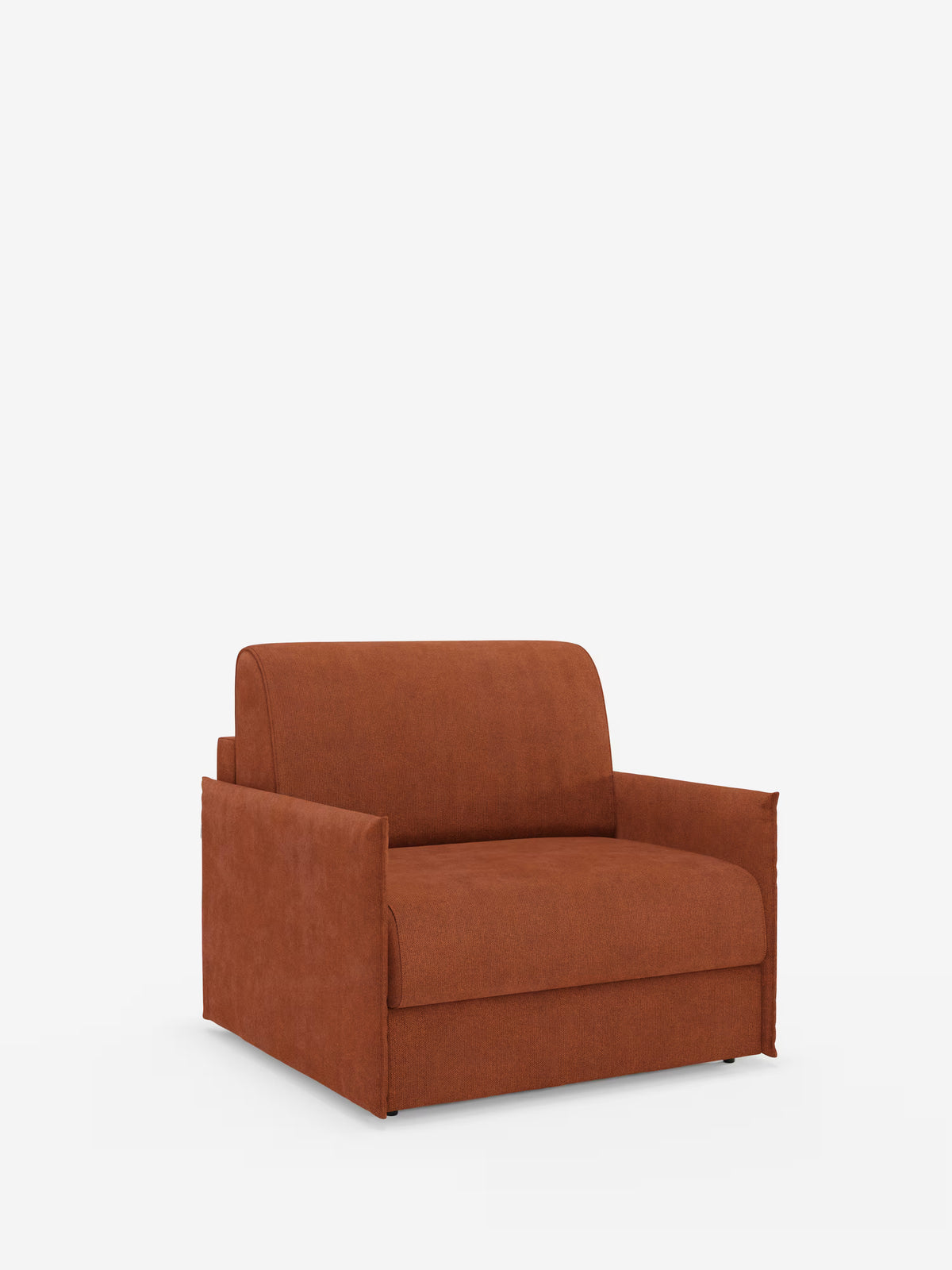Una poltrona letto compatta Evans, dal colore ruggine, con materasso di Divani.Store, si staglia su uno sfondo bianco. Il rivestimento in tessuto T23, liscio e resistente alle macchie, e il design minimalista squadrato — con ampi braccioli quadrati e senza gambe a vista — rendono questa poltrona letto sfoderabile la scelta ideale per gli interni moderni.