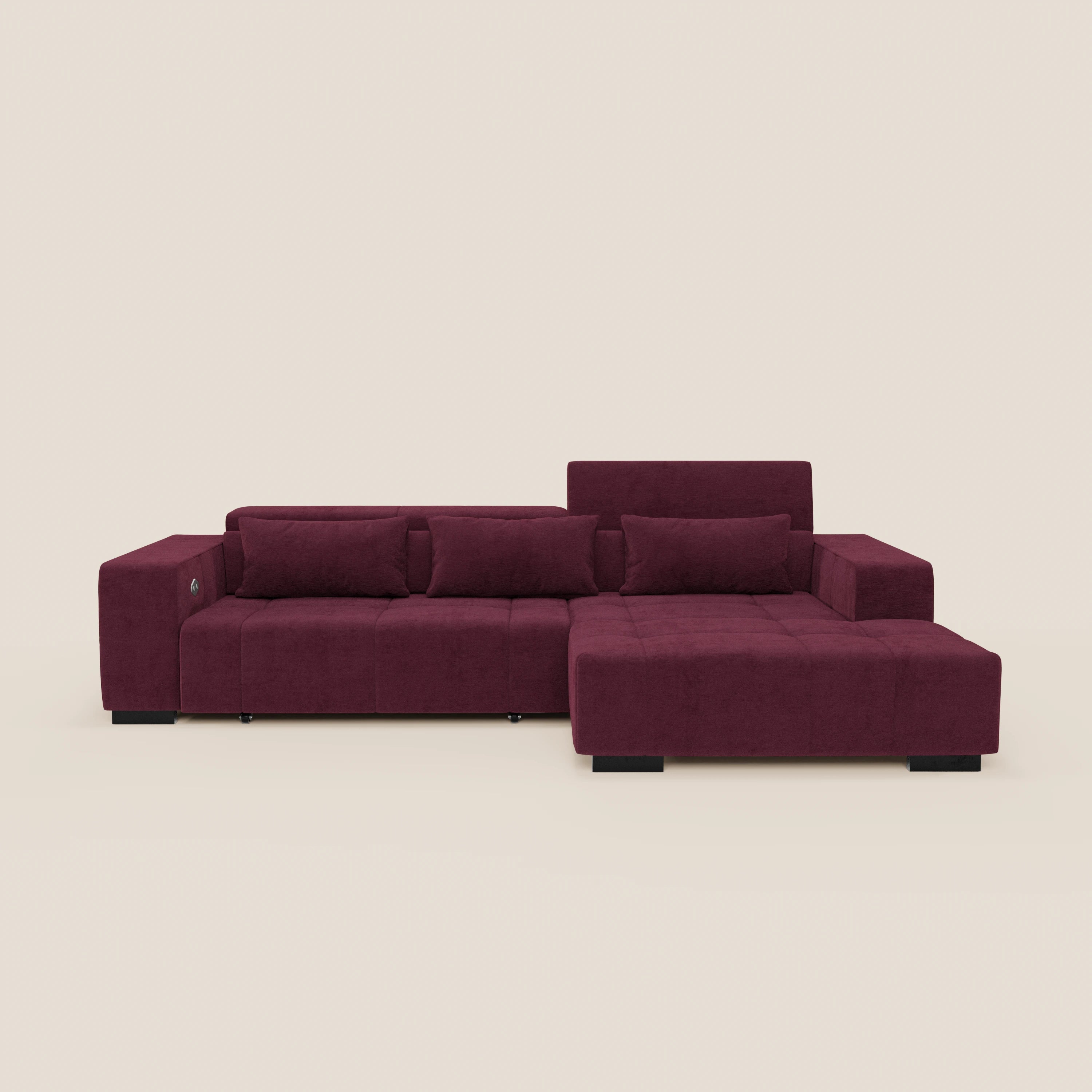 Il Monarch Divano angolare con penisola e Relax Elettrico di Divani.Store, rivestito in morbido tessuto T31 antimacchia, è dotato di poggiatesta regolabili e ampi braccioli per un comfort e uno stile moderno in una tonalità bordeaux scuro.
