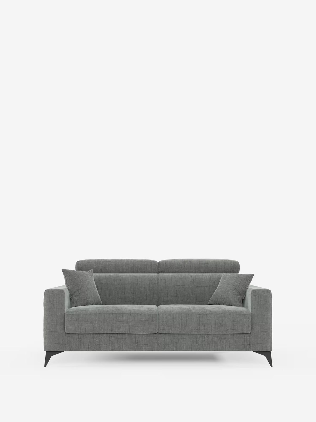 Un divano letto matrimoniale Pegaso contemporaneo di Divani.Store è dotato di poggiatesta reclinabili e di tessuto jacquard T22 antimacchia in una moderna tonalità di grigio. I braccioli squadrati e le gambe scure e angolate ne esaltano la silhouette minimalista, mentre due cuscini decorativi abbinati ne impreziosiscono entrambe le estremità. Su uno sfondo bianco a tinta unita, le linee pulite e il design elegante di questo divano moderno risaltano magnificamente.