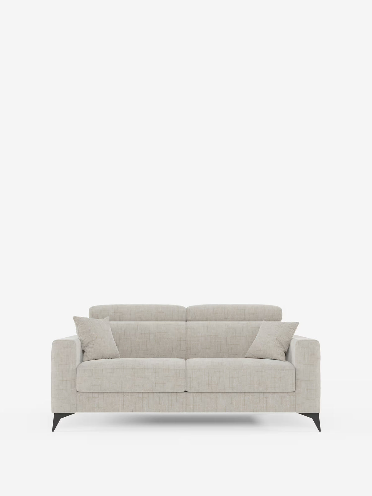 Il divano letto matrimoniale Pegaso di Divani.Store è un moderno divano letto in tessuto beige chiaro, realizzato in jacquard T22 antimacchia. È dotato di due cuscini di seduta, due cuscini di schienale e due cuscini decorativi abbinati, oltre a braccioli dritti, gambe affusolate nere e poggiatesta reclinabili. Questo versatile divano trasformabile è esposto su uno sfondo bianco a tinta unita.