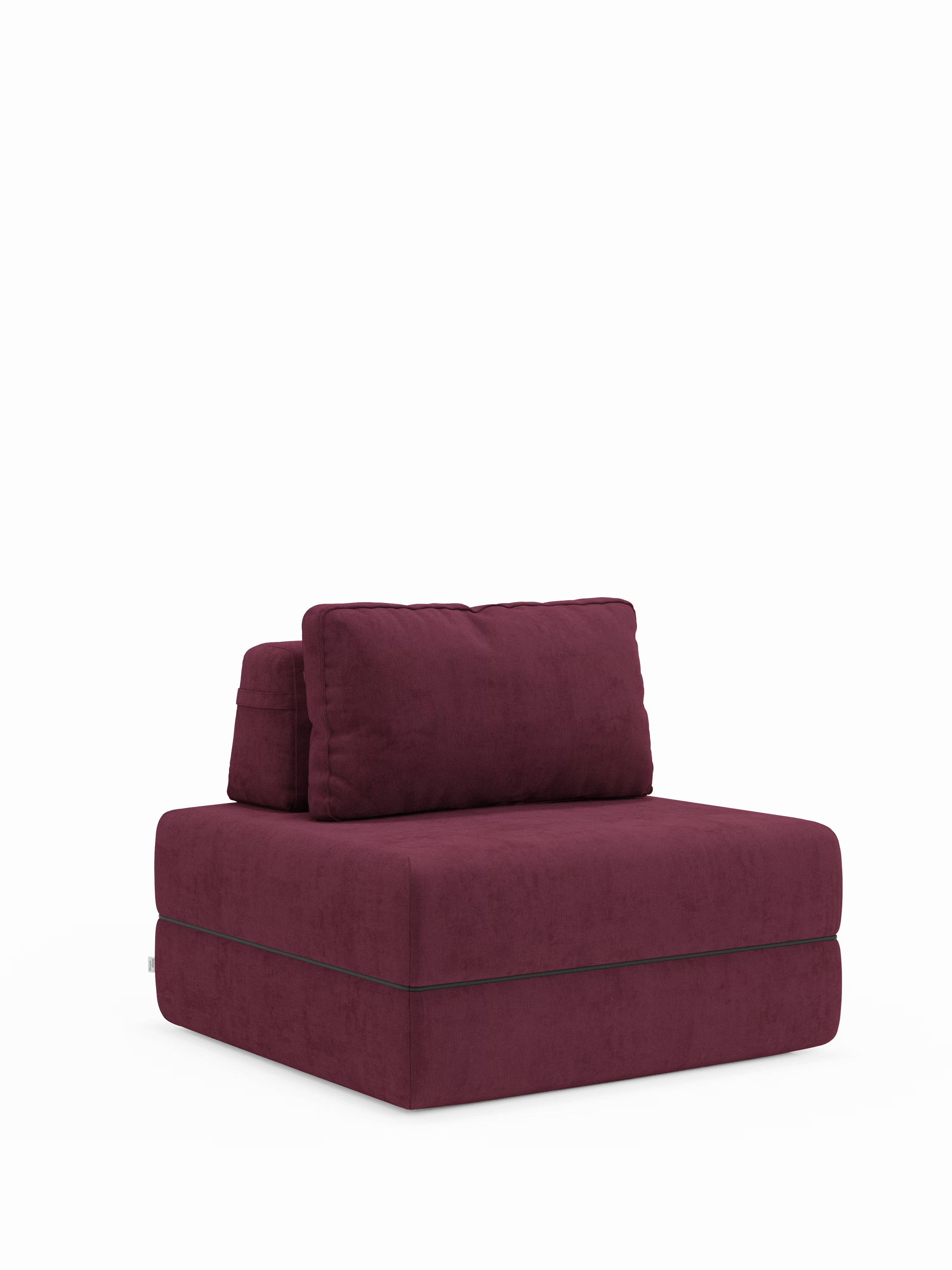 Una poltrona letto Rift in stile contemporaneo di Divani.Store, caratterizzata da una ricca tonalità di viola intenso e da un design senza braccioli. La poltrona è dotata di un cuscino di seduta spesso con un materasso in memory foam alto 22 cm e di un ampio cuscino rettangolare per lo schienale, entrambi rivestiti in morbido tessuto T31 resistente alle macchie. La sua silhouette minimalista è completata dallo schienale mobile, il tutto su uno sfondo bianco a tinta unita.
