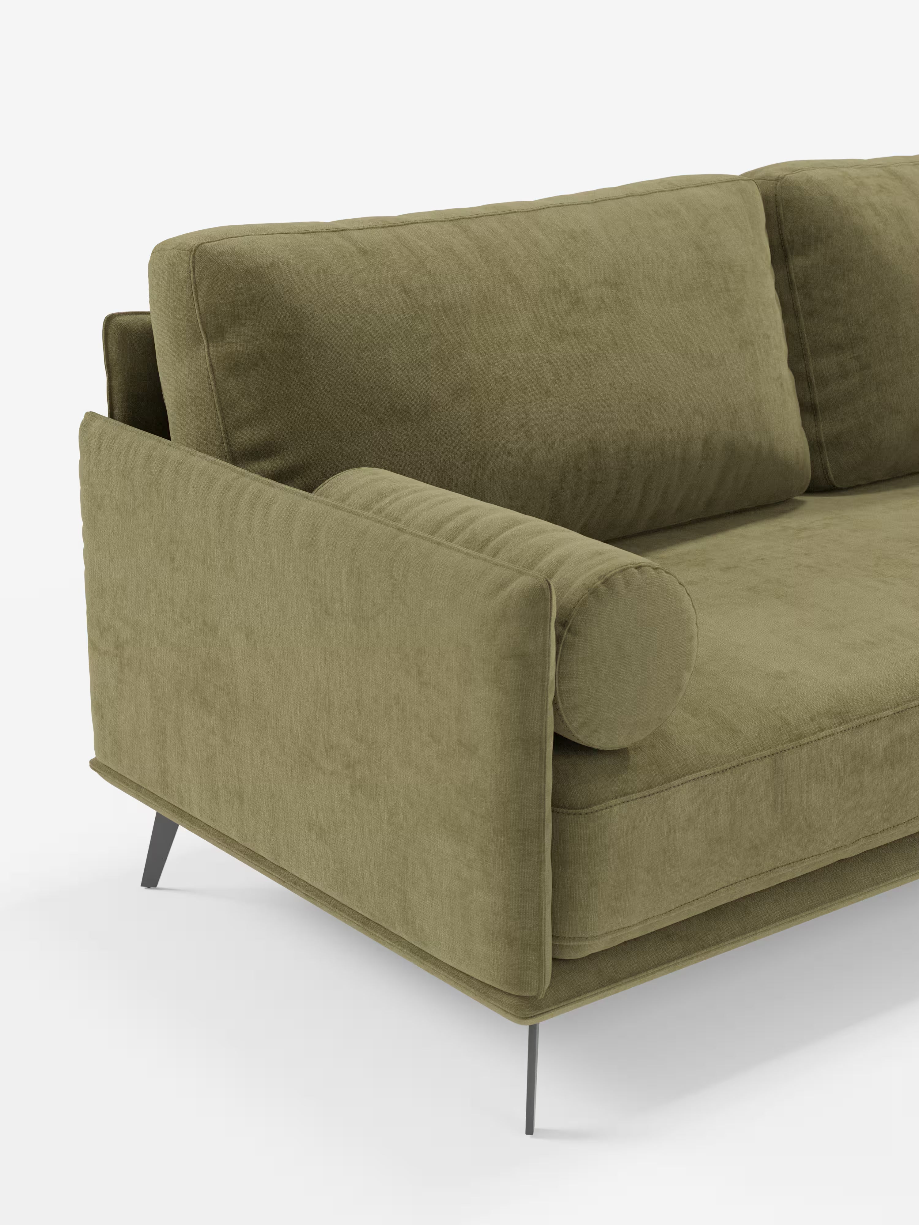 Ecco la frase riscritta utilizzando i dati del prodotto: Il divano moderno angolare con penisola Basalto di Divani.Il divano presenta un rivestimento in tessuto T31 verde oliva resistente alle macchie, un design moderno dalle linee squadrate con base in metallo, sottili gambe in metallo, cuscini dello schienale e della seduta quadrati imbottiti in piuma e un cuscino cilindrico appoggiato al bracciolo. Lo sfondo è bianco a tinta unita.