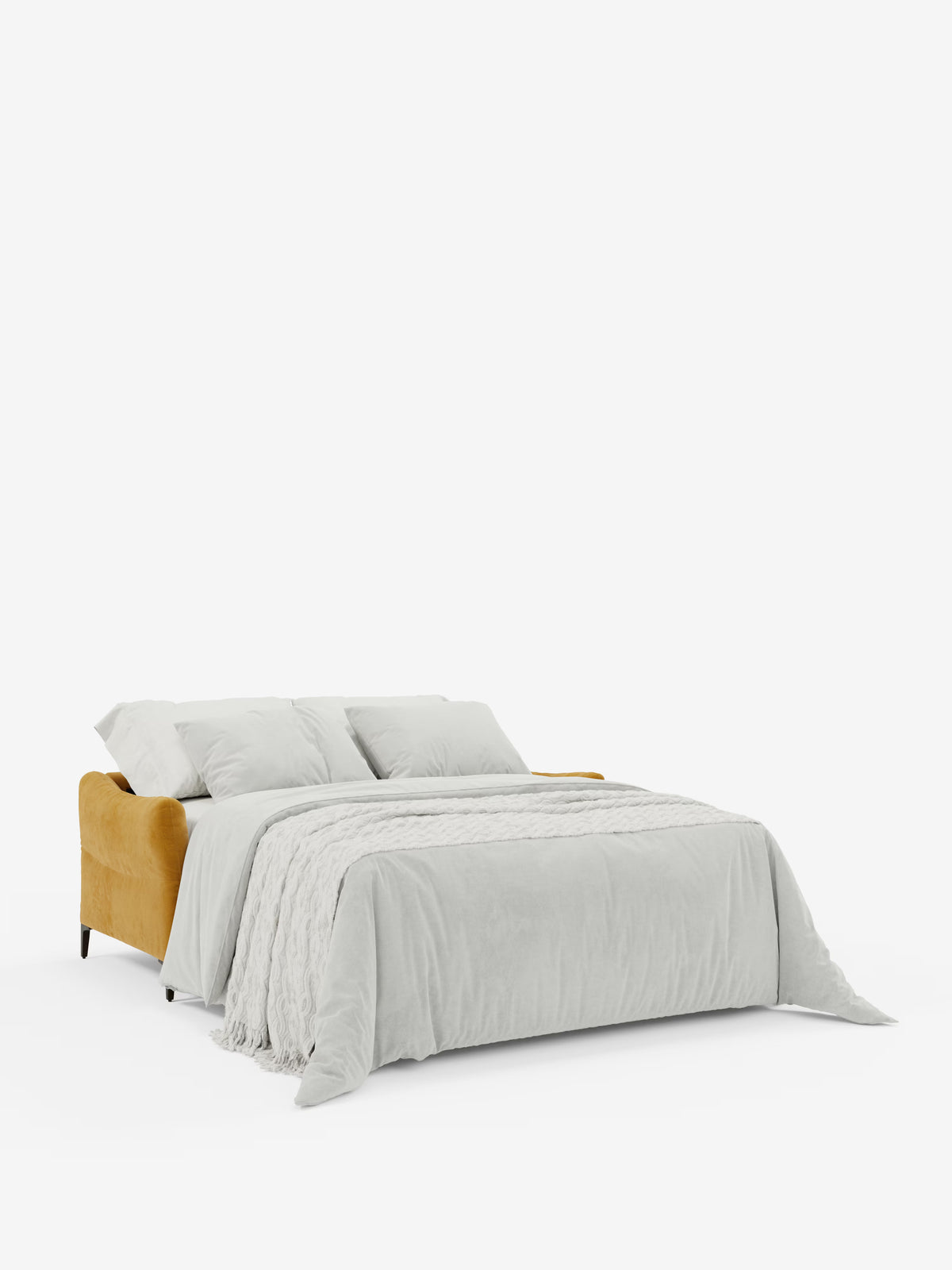 Un letto matrimoniale di Divani.Store, il “Dalia divano letto a 2, 3 e 4 posti con materasso H18 in moderno tessuto vellutino smacchiabile T30”, presenta una struttura imbottita di colore giallo senape in tessuto vellutato antimacchia. Ispirato al classico divano letto matrimoniale, è abbinato a un lenzuolo con angoli bianco, due cuscini bianchi e un piumone bianco. Il letto poggia su gambe nere ed è ricoperto da una coperta bianca drappeggiata con disinvoltura. Lo sfondo è bianco a tinta unita.