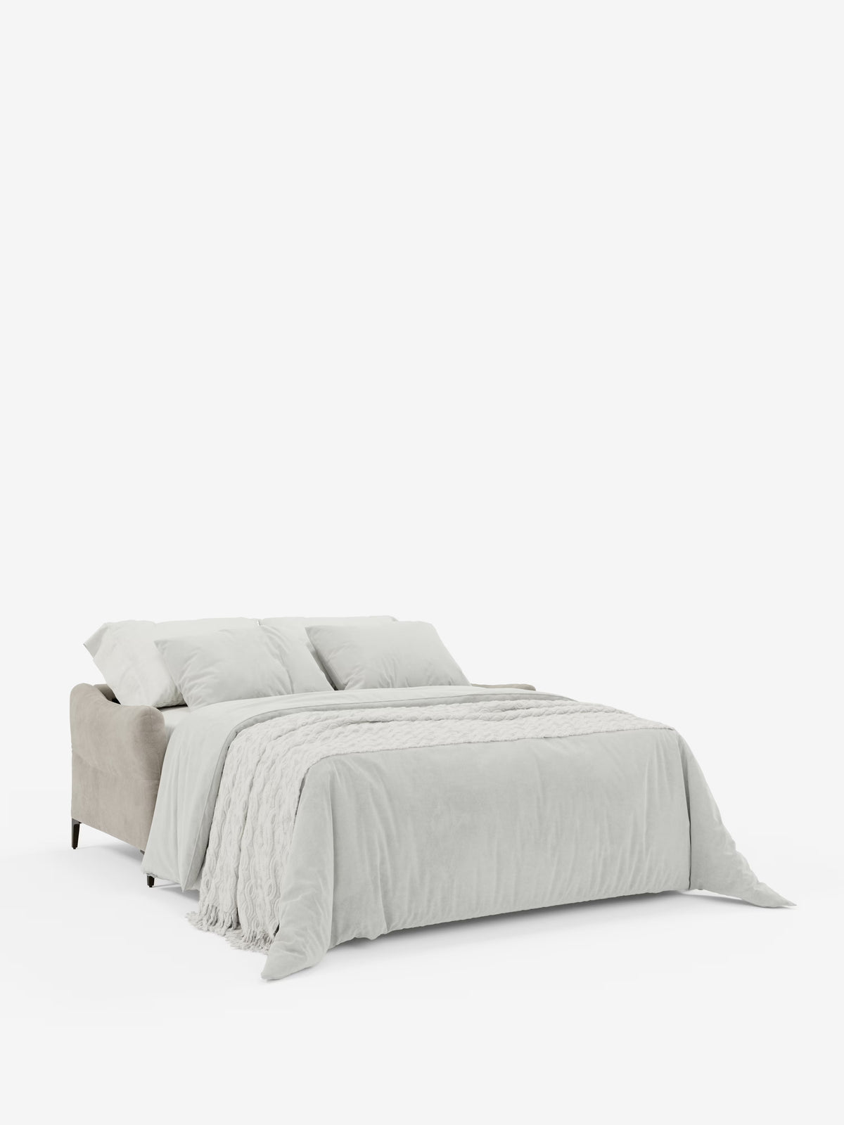 Vi presentiamo il divano letto Dalia di Divani.Store: un divano letto moderno disponibile nelle versioni a 2, 3 o 4 posti, rivestito in tessuto vellutato T30 antimacchia color grigio chiaro. Il set comprende due cuscini, un piumone coordinato dal drappeggio curato e una coperta, tutti realizzati con materiali morbidi. Il divano letto è esposto su uno sfondo bianco a tinta unita.