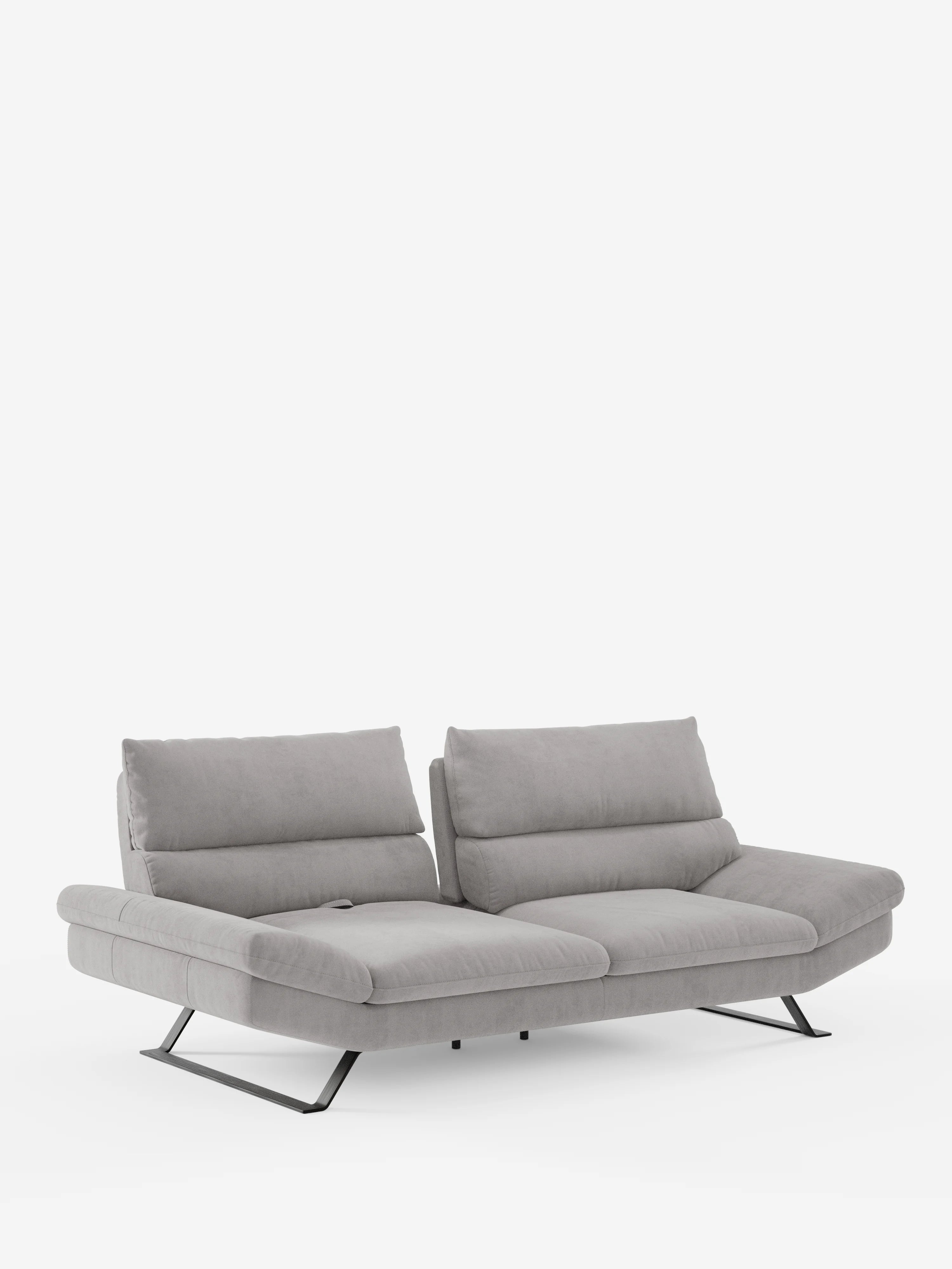 Eclipse, il divano dal design moderno proposto da Divani.Store, è disponibile nelle versioni a 2 e 3 posti ed è realizzato in elegante microfibra smacchiabile T11 color grigio. Questo modello presenta due schienali traslanti che offrono un comfort regolabile, ampi cuscini di seduta e piedini alti in metallo dalla linea angolata. Il design minimalista è caratterizzato da linee pulite, schienali leggermente reclinati e braccioli integrati nella struttura. La foto mostra l’Eclipse su sfondo bianco.