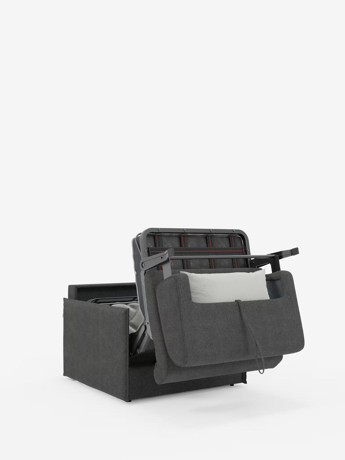 Una poltrona letto compatta Evans di colore grigio scuro con materasso, disponibile su Divani.Store, rivestita in tessuto sfoderabile e antimacchia T23, è esposta con la seduta parzialmente aperta per mostrare un pratico meccanismo di letto estraibile: un’ottima soluzione salvaspazio. Un cuscino grigio chiaro è appoggiato davanti, rendendo questa poltrona ideale come letto aggiuntivo. Lo sfondo è bianco a tinta unita.