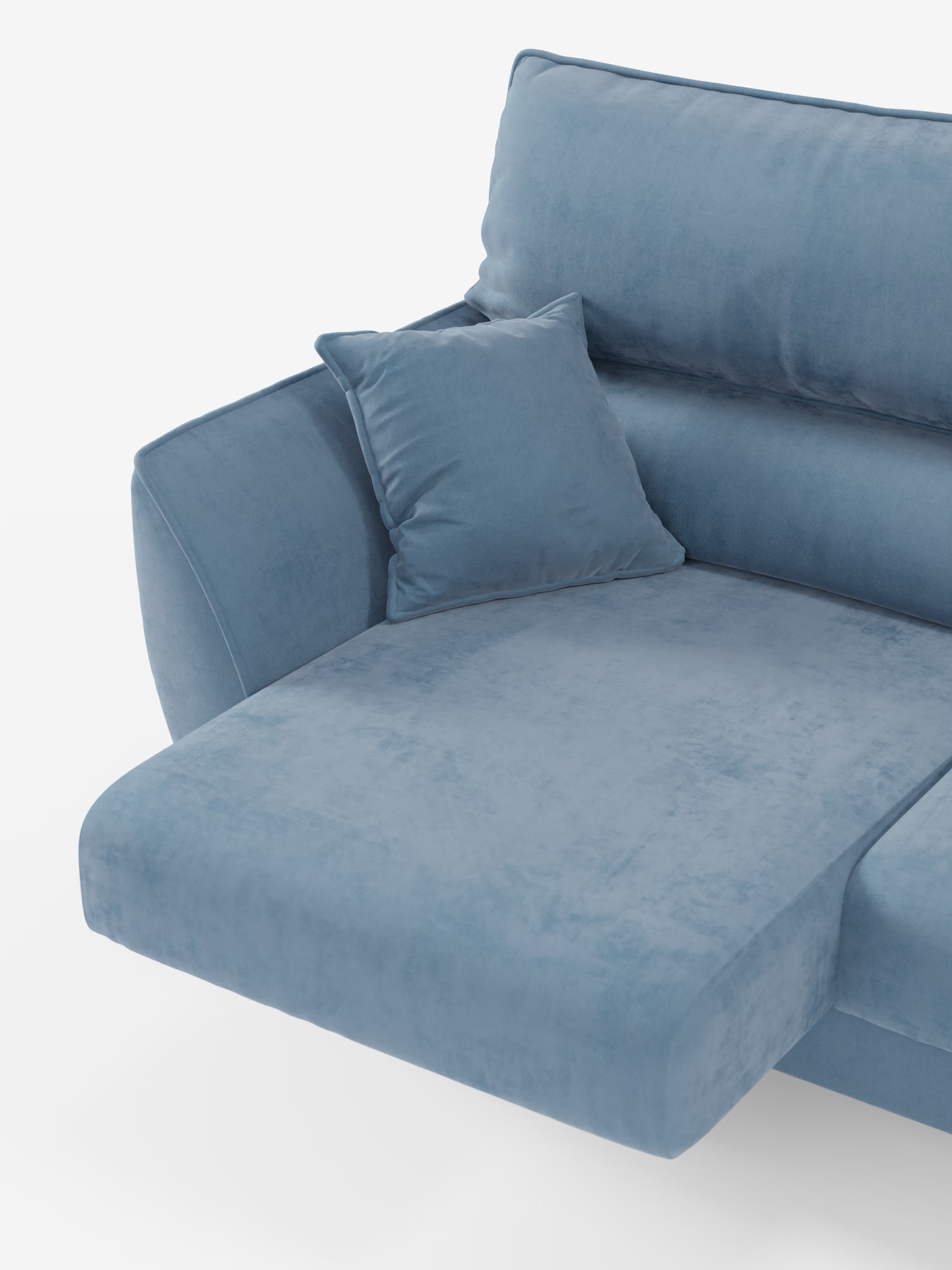 Un primo piano del divano Michelangelo 4 Posti di Divani.Store, un moderno divano azzurro rivestito in elegante tessuto vellutato T30 resistente alle macchie. Il divano presenta tre ampie sedute estensibili, poggiatesta reclinabili e una spaziosa sezione chaise longue. Un cuscino quadrato abbinato poggia sul bracciolo, mettendo in risalto la morbida trama e l’aspetto accogliente del divano sullo sfondo bianco a tinta unita.