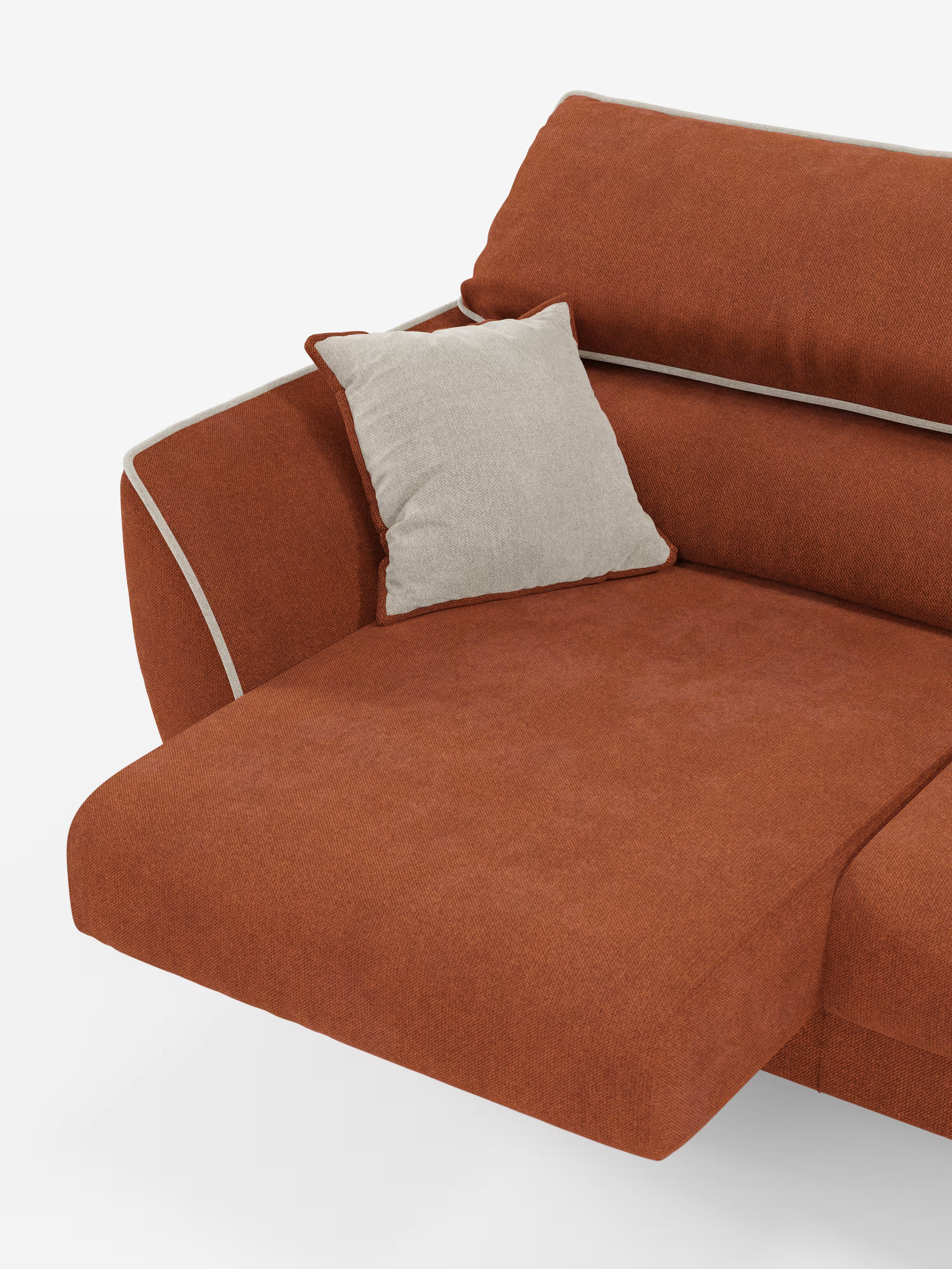 Il divano Michelangelo a 2 e 3 posti con sedute allungabili e poggiatesta reclinabili di Divani.Store si distingue per l’ampia seduta in stile chaise longue e l’accattivante design bicolore in tessuto T23 di facile pulizia. Una bordatura bianca delinea i contorni dei braccioli e dello schienale, accentuandone la silhouette contemporanea che ricorda un elegante divano moderno. Un unico cuscino decorativo beige chiaro appoggiato sul bracciolo crea un piacevole contrasto con il rivestimento, esaltandone il