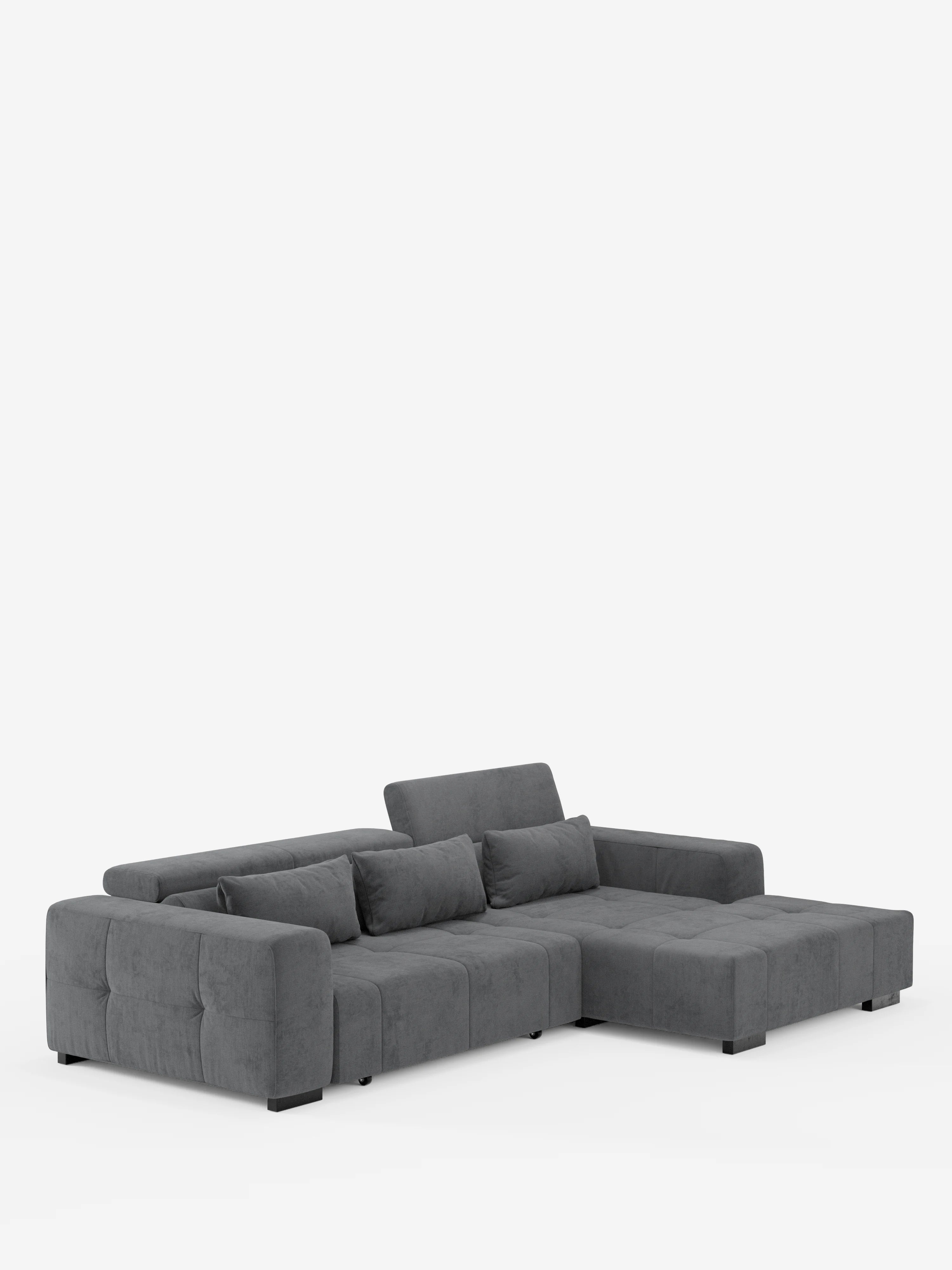 Il divano angolare Monarch con penisola e funzione relax elettrica di Divani.Store è un divano componibile moderno, rivestito in tessuto grigio scuro, con chaise longue sulla destra, caratterizzato da schienali dal profilo ribassato, braccioli squadrati, piedini neri e tre cuscini di seduta. Include due piccoli cuscini cilindrici ed è dotato di poggiatesta regolabili (reclinabili). Lo sfondo è bianco a tinta unita.