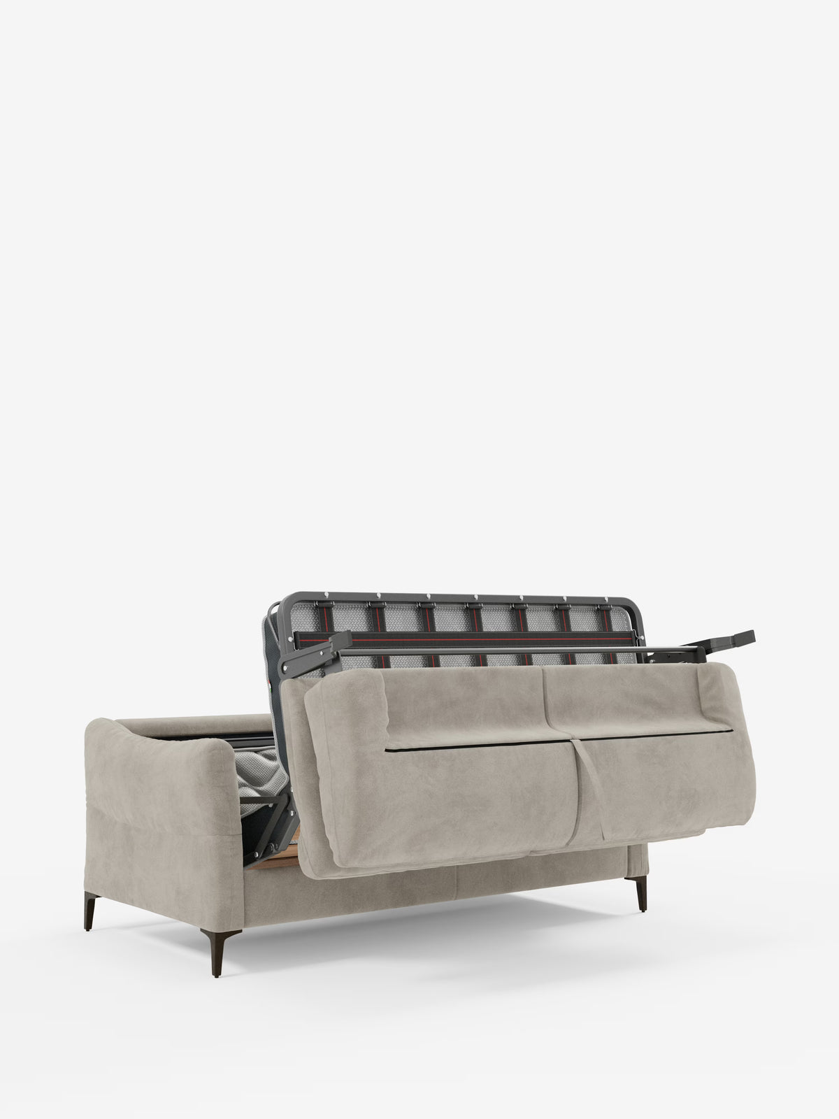 Un moderno divano letto Dalia di Divani.Store, color beige chiaro, rivestito in tessuto vellutino T30 resistente alle macchie e dotato di gambe in stile mid-century, è raffigurato parzialmente aperto per mostrare la struttura letto estraibile in metallo e il meccanismo del materasso H18, su uno sfondo bianco a tinta unita.